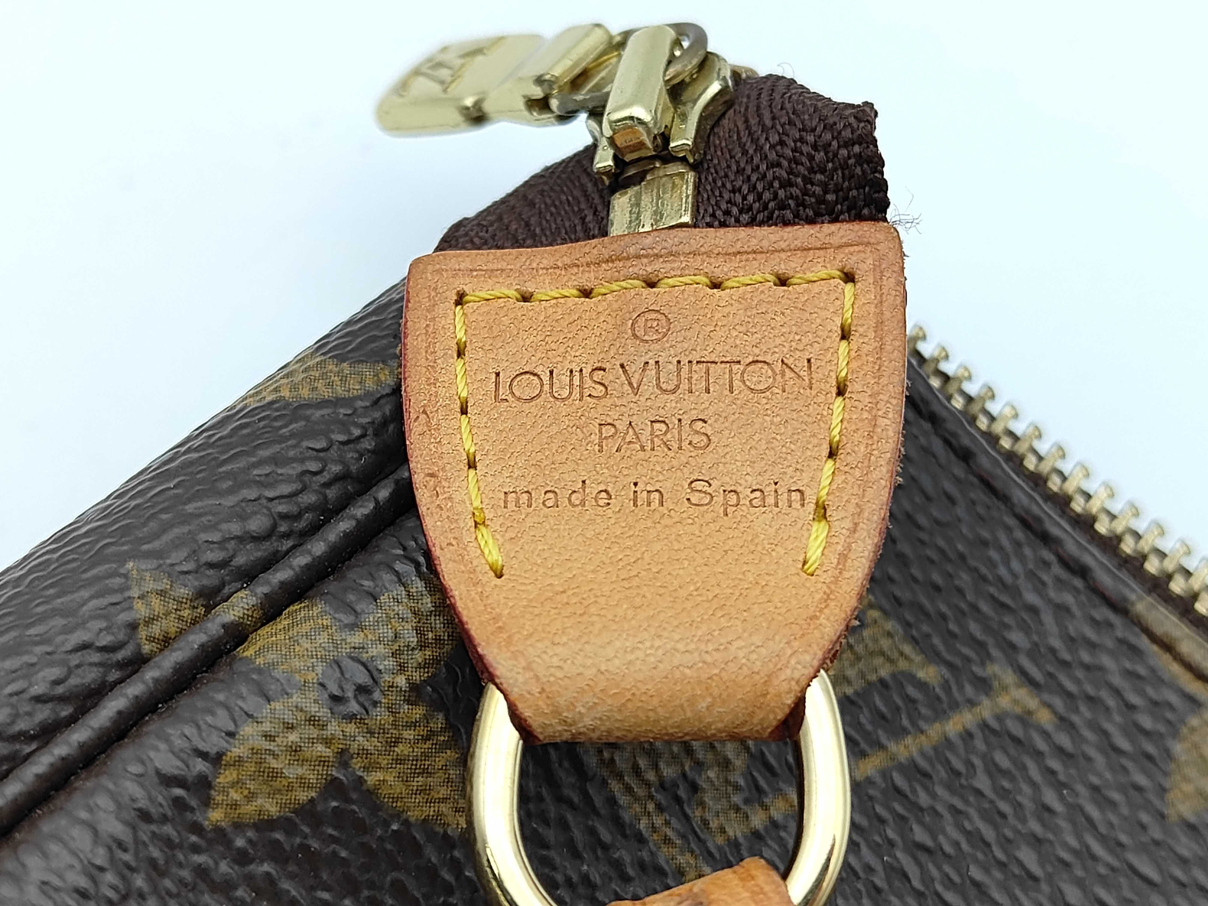 LV Pocket Accessoires M51980 Monogram Pouch — view 8