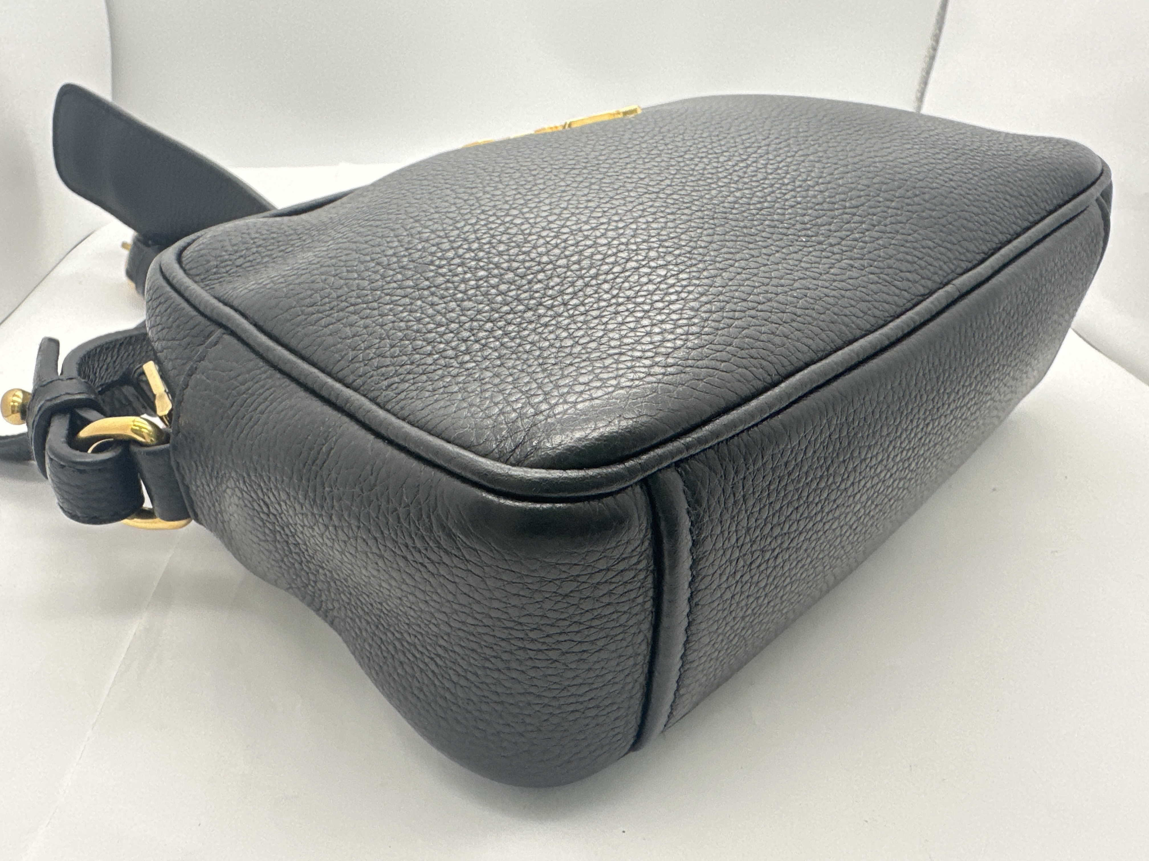 Vitello Phoenix Leather Shoulder Bag 1BH103 — view 4