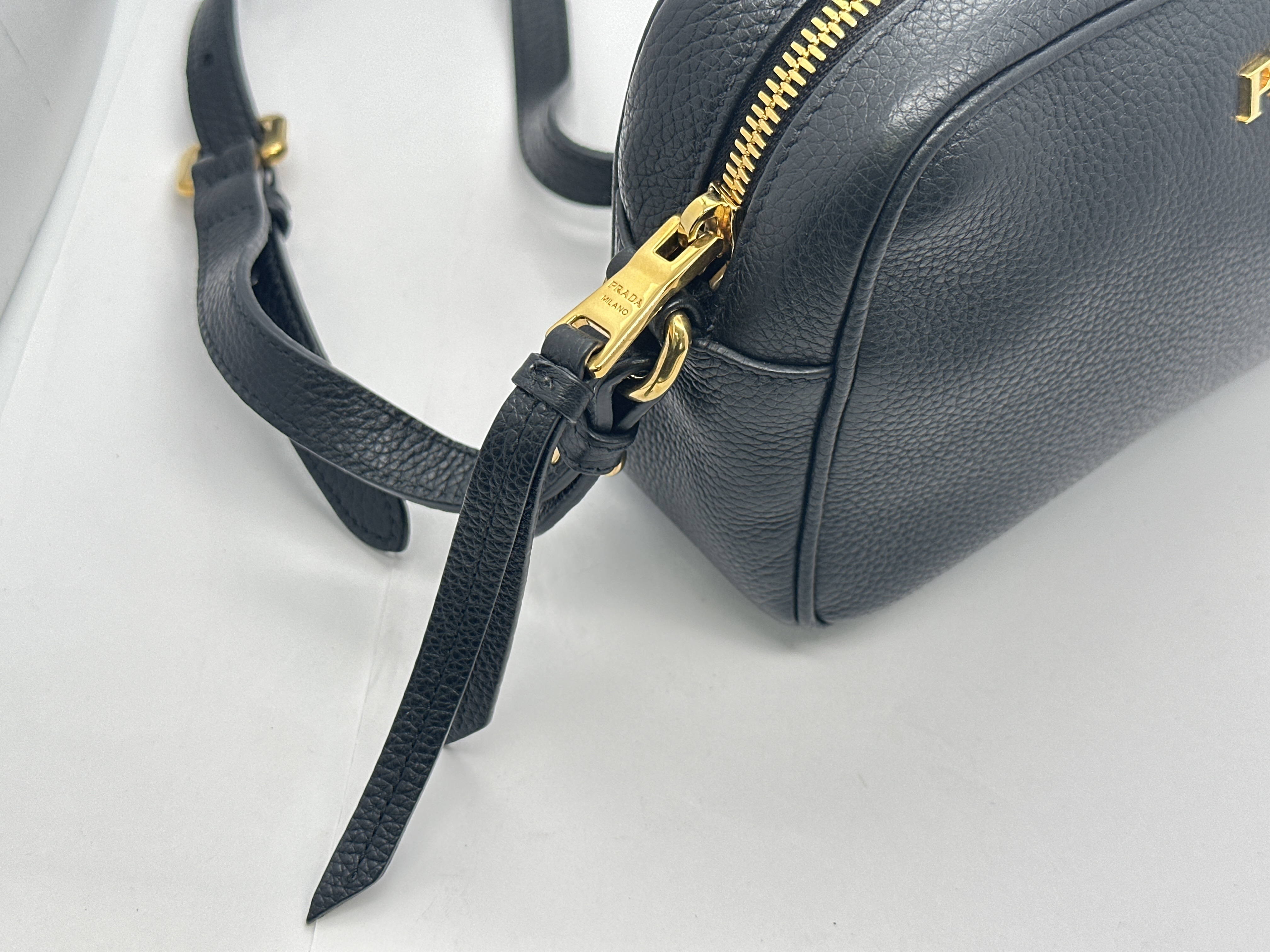 Vitello Phoenix Leather Shoulder Bag 1BH103 — view 6