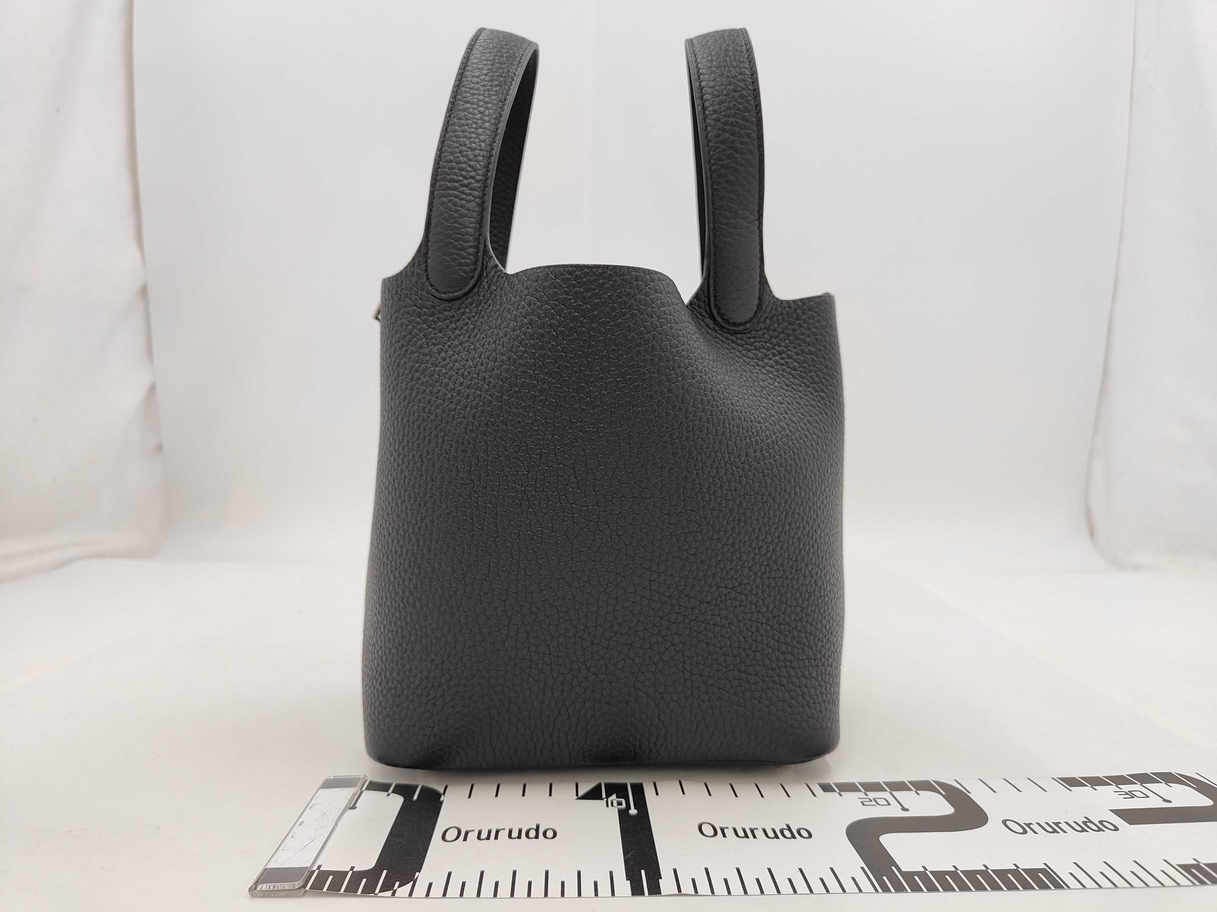 Picotin Lock 18 PM Taurillon Clemence Leather, Black, Silver Hardware, G Stamp, Handbag — view 2