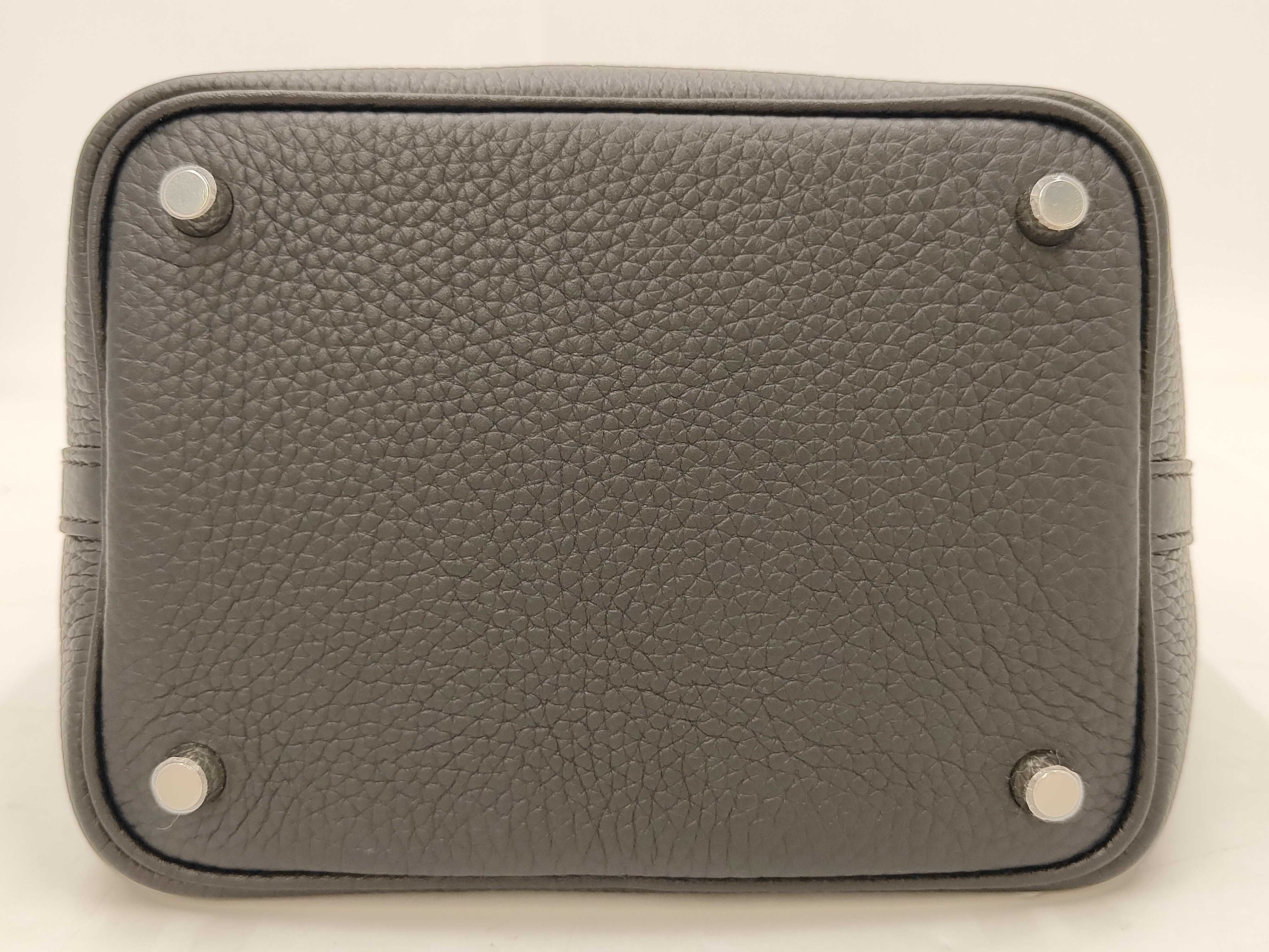 Picotin Lock 18 PM Taurillon Clemence Leather, Black, Silver Hardware, G Stamp, Handbag — view 3