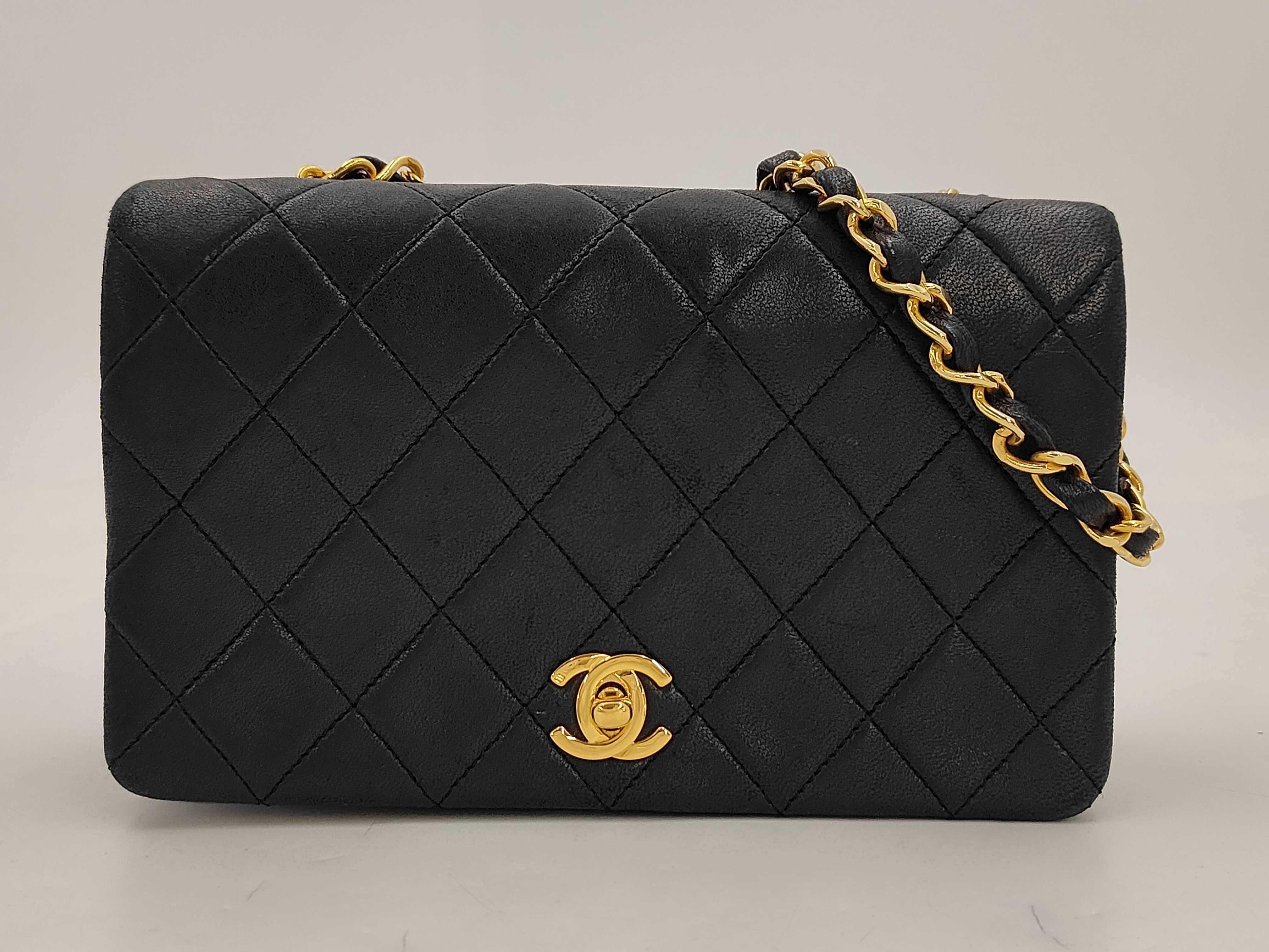 Matelasse 19 Chain Shoulder Bag