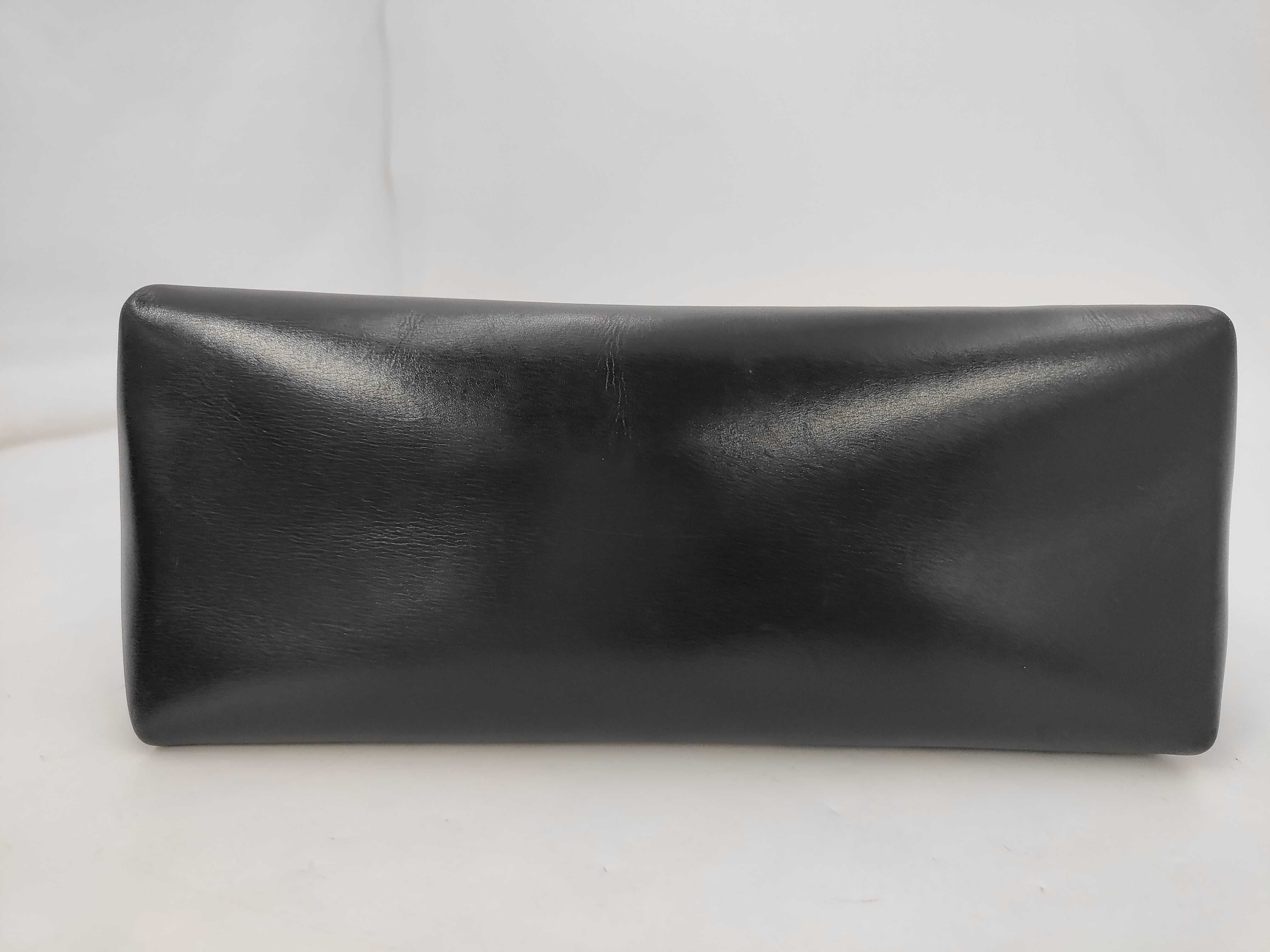 Old Leather Handbag with Flap, Black, Vintage Gucci Handbag — view 7