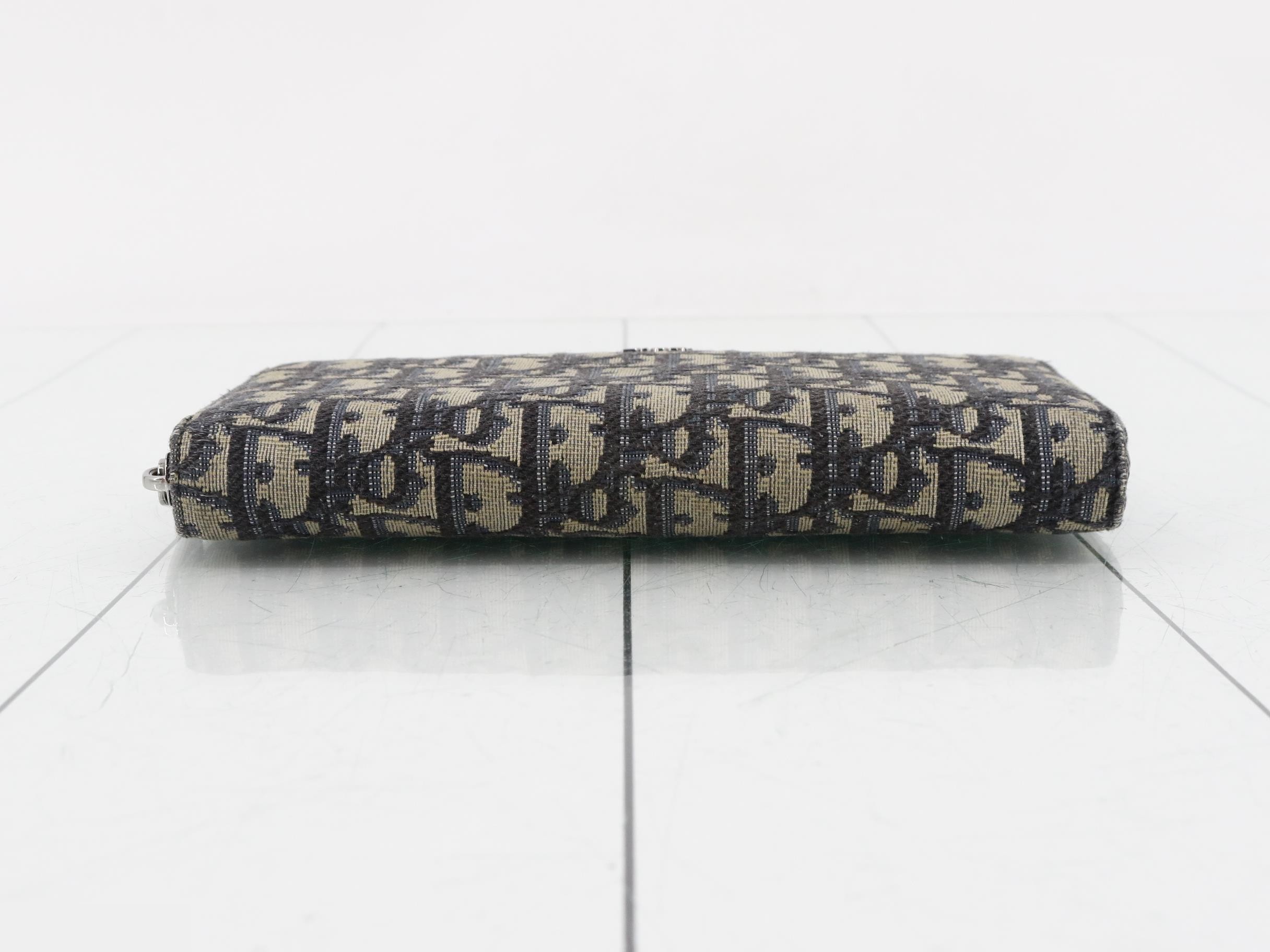 Trotter (bag) - Round Zipper Long Wallet — view 3