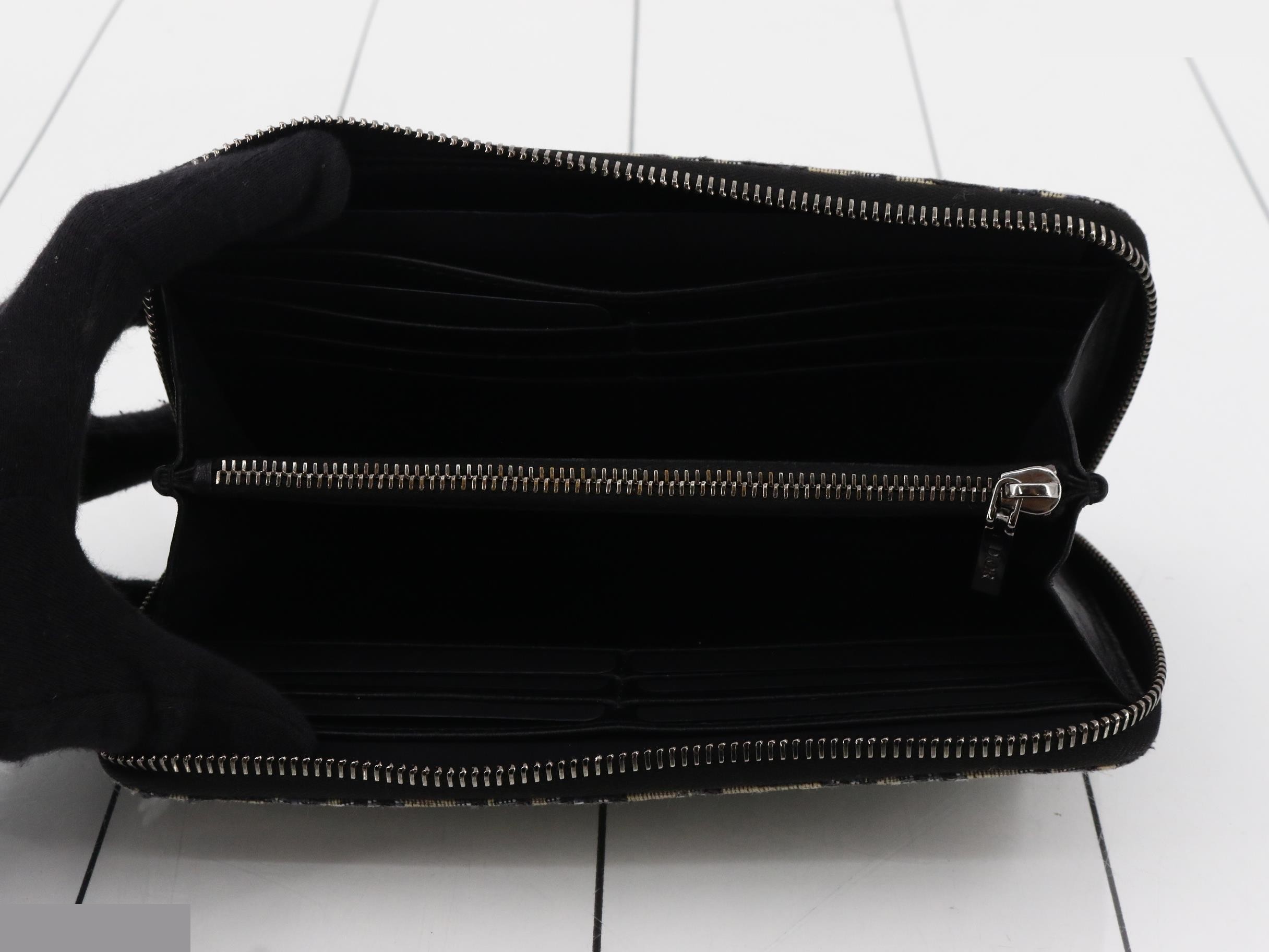 Trotter (bag) - Round Zipper Long Wallet — view 4