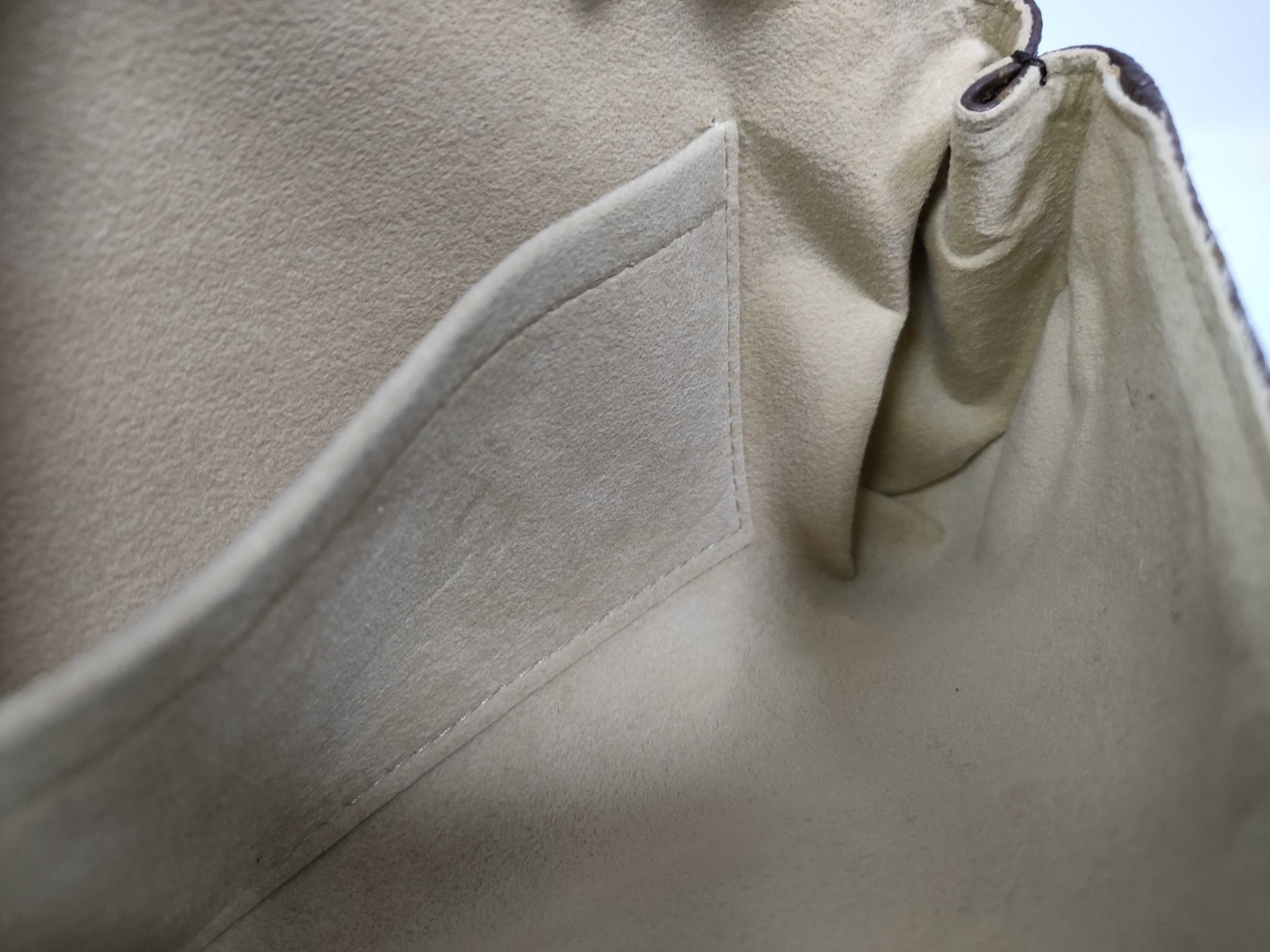 Monogram Louis Vuitton Pochette Beverly M40122 Shoulder Bag — view 9