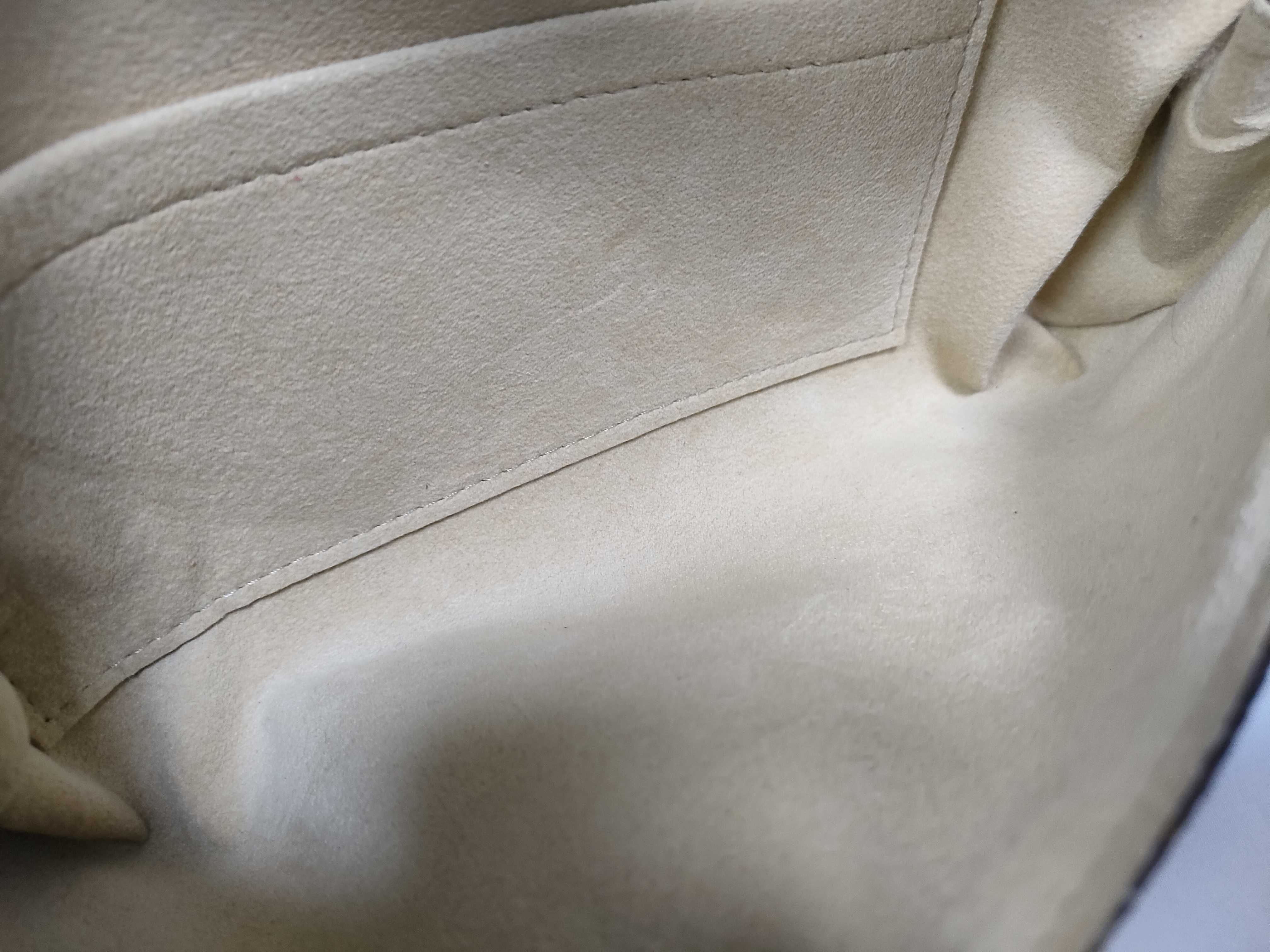 Monogram Louis Vuitton Pochette Beverly M40122 Shoulder Bag — view 10