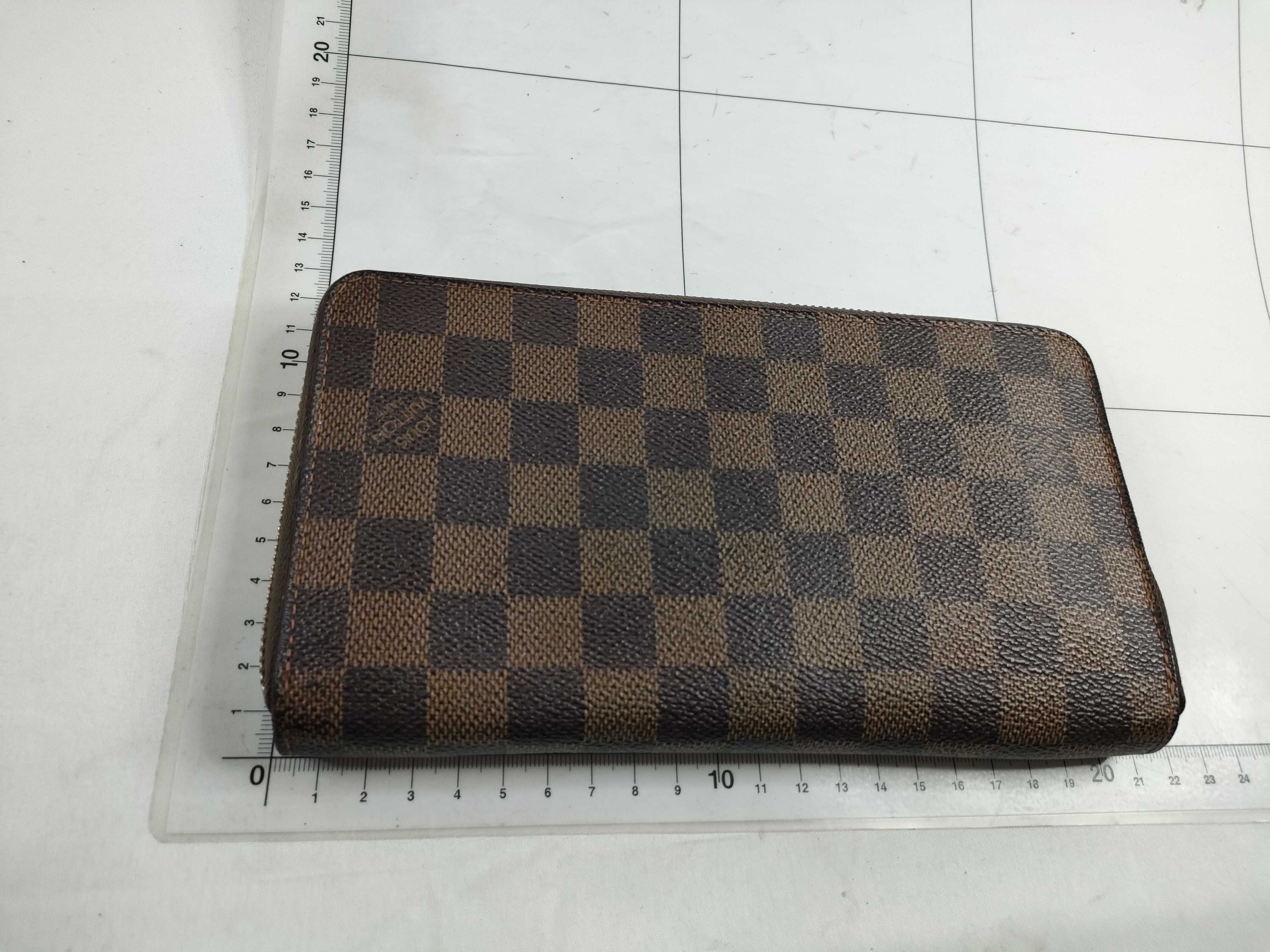 Damier Louis Vuitton Damier Long Wallet — view 2