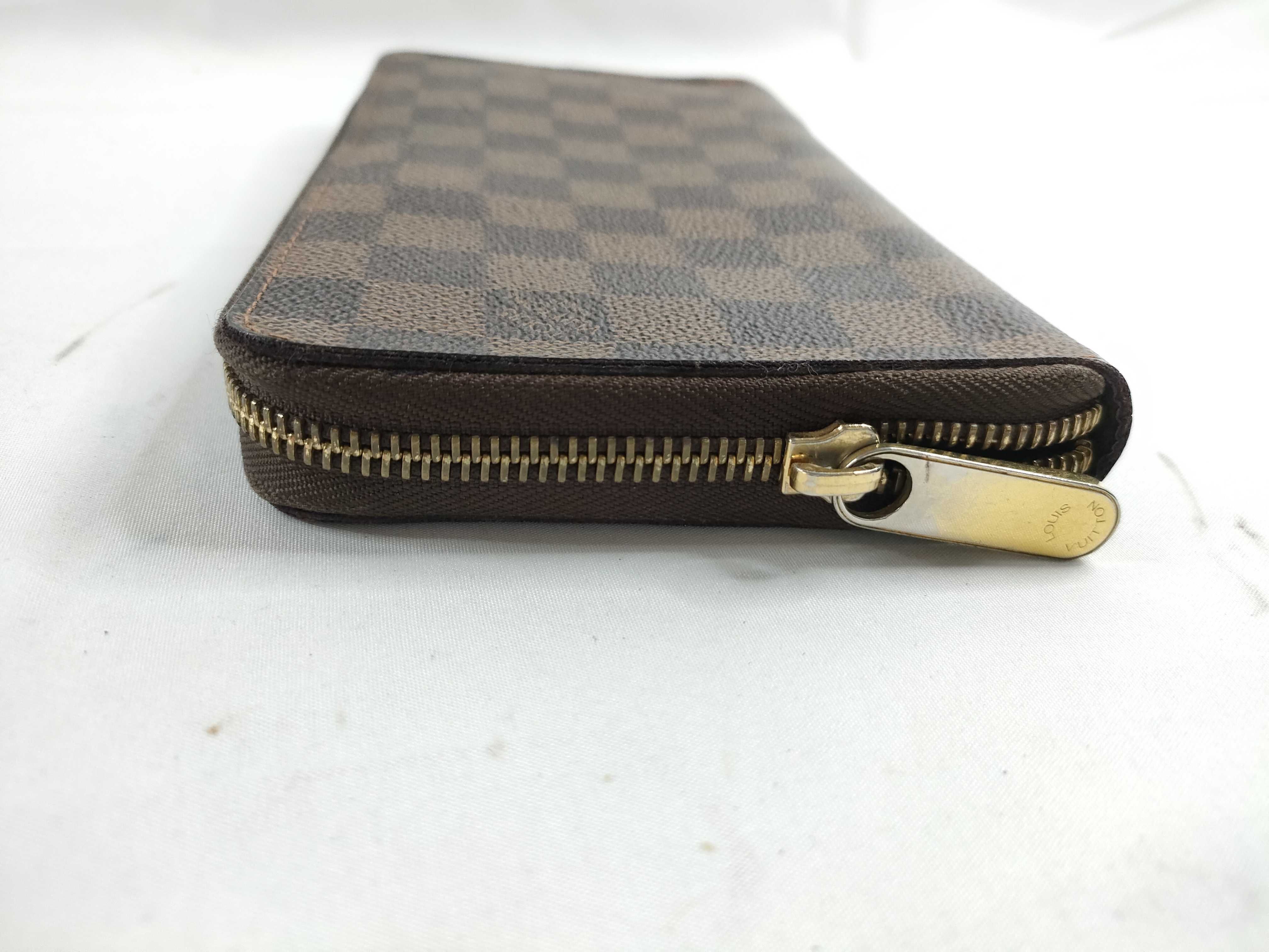 Damier Louis Vuitton Damier Long Wallet — view 5