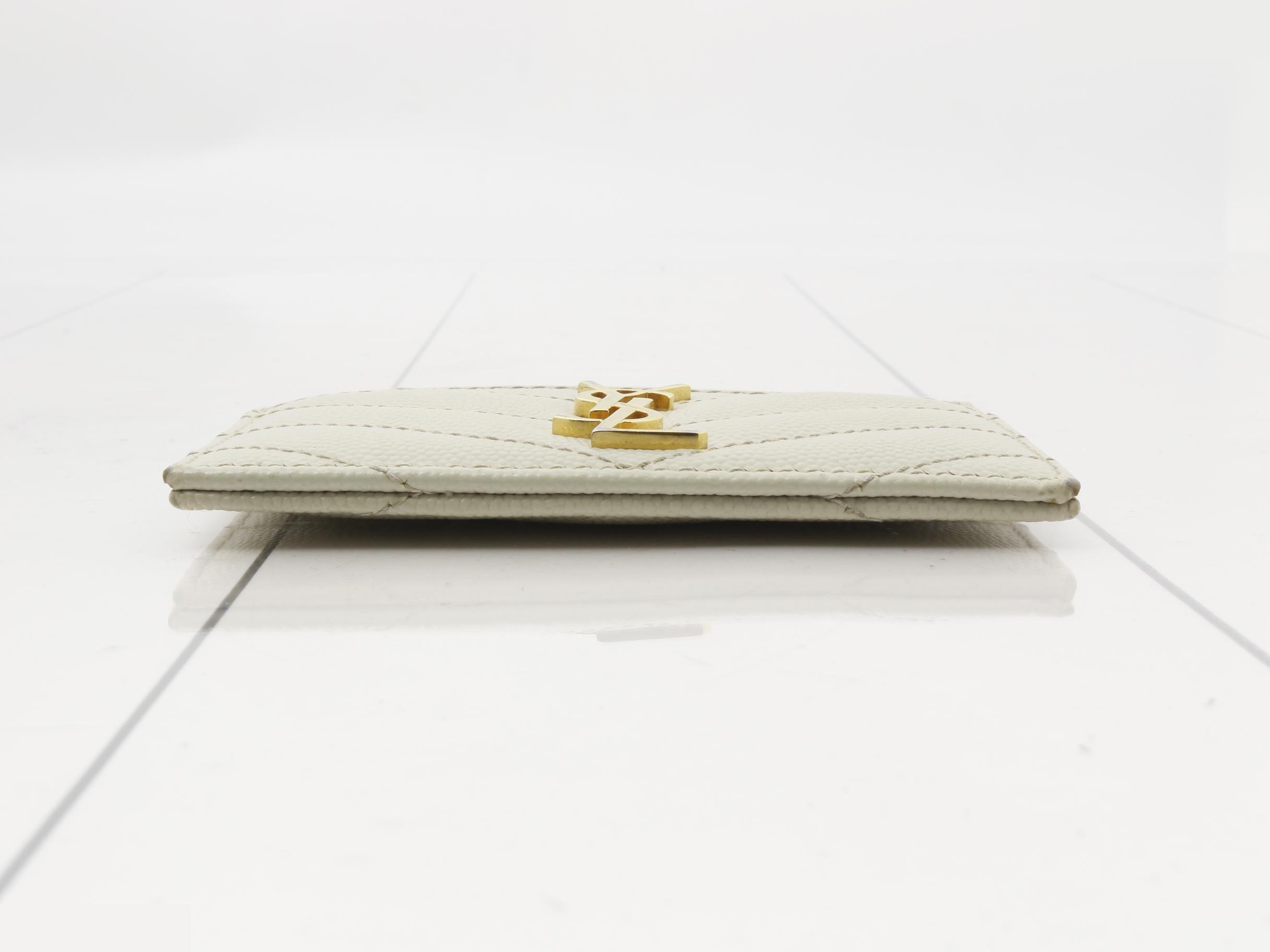 Line V-Stitch Leather Beige Card Case — view 3