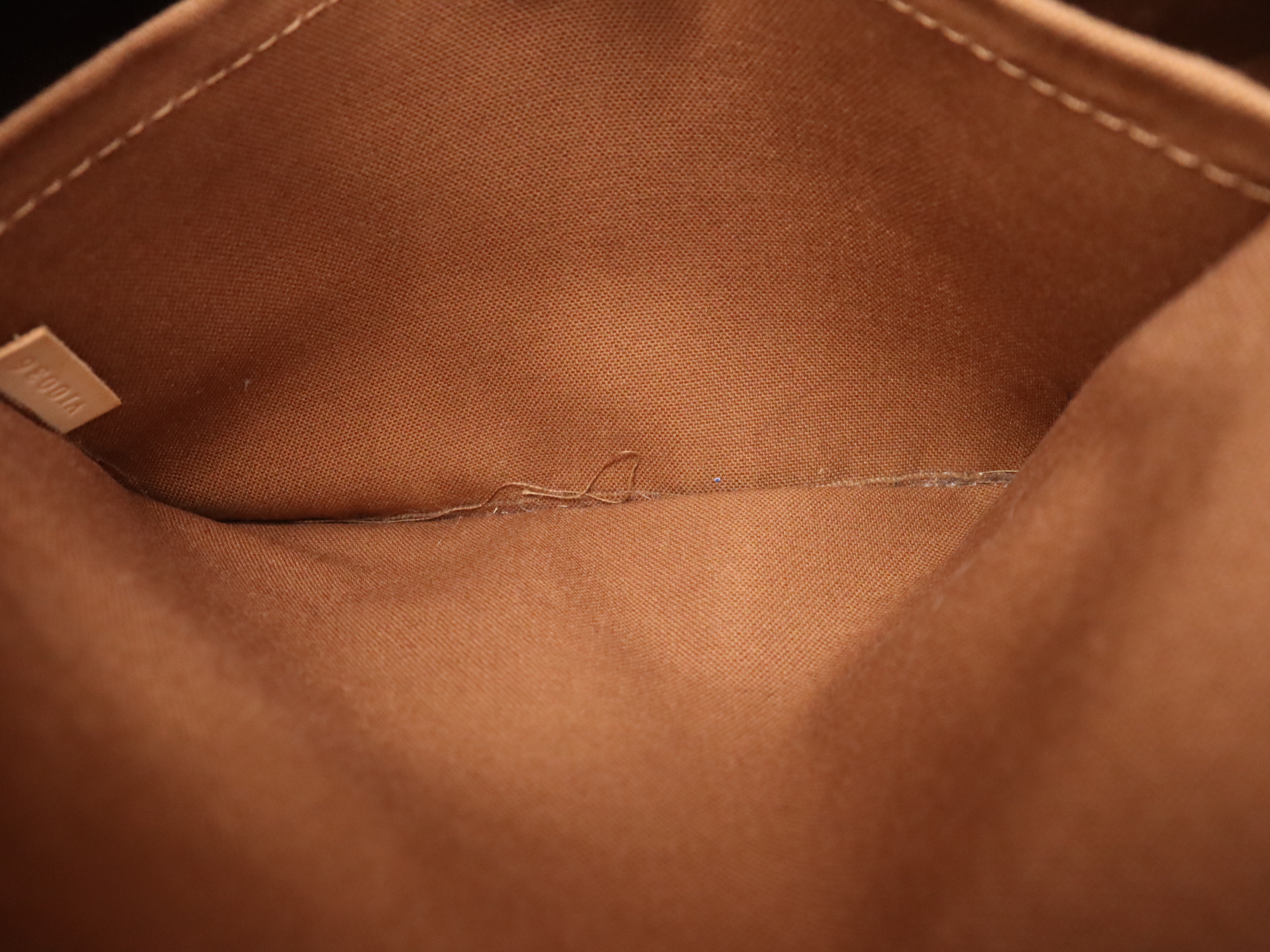 M40104 Monogram Lockit Horizontal Handbag — view 11