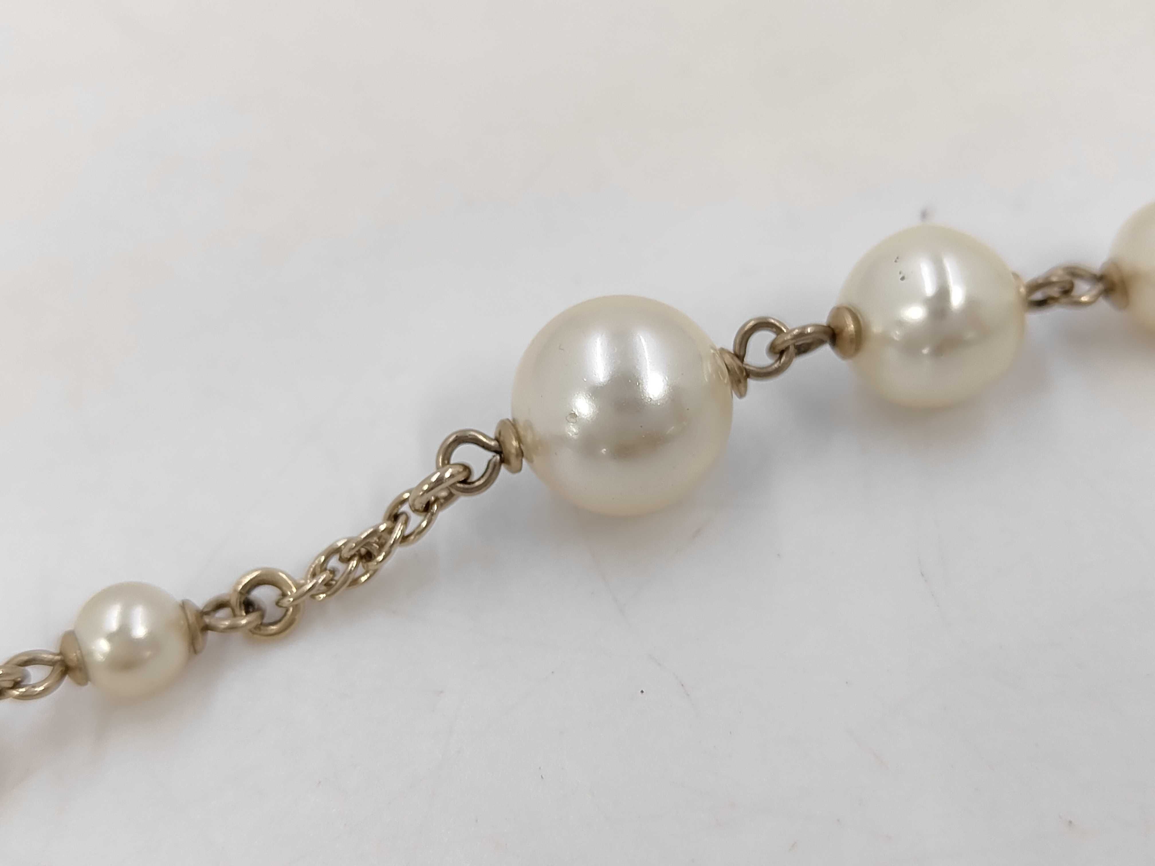 Coco Mark Flower Pearl Bracelet B11A Bracelet/Bangle — view 2