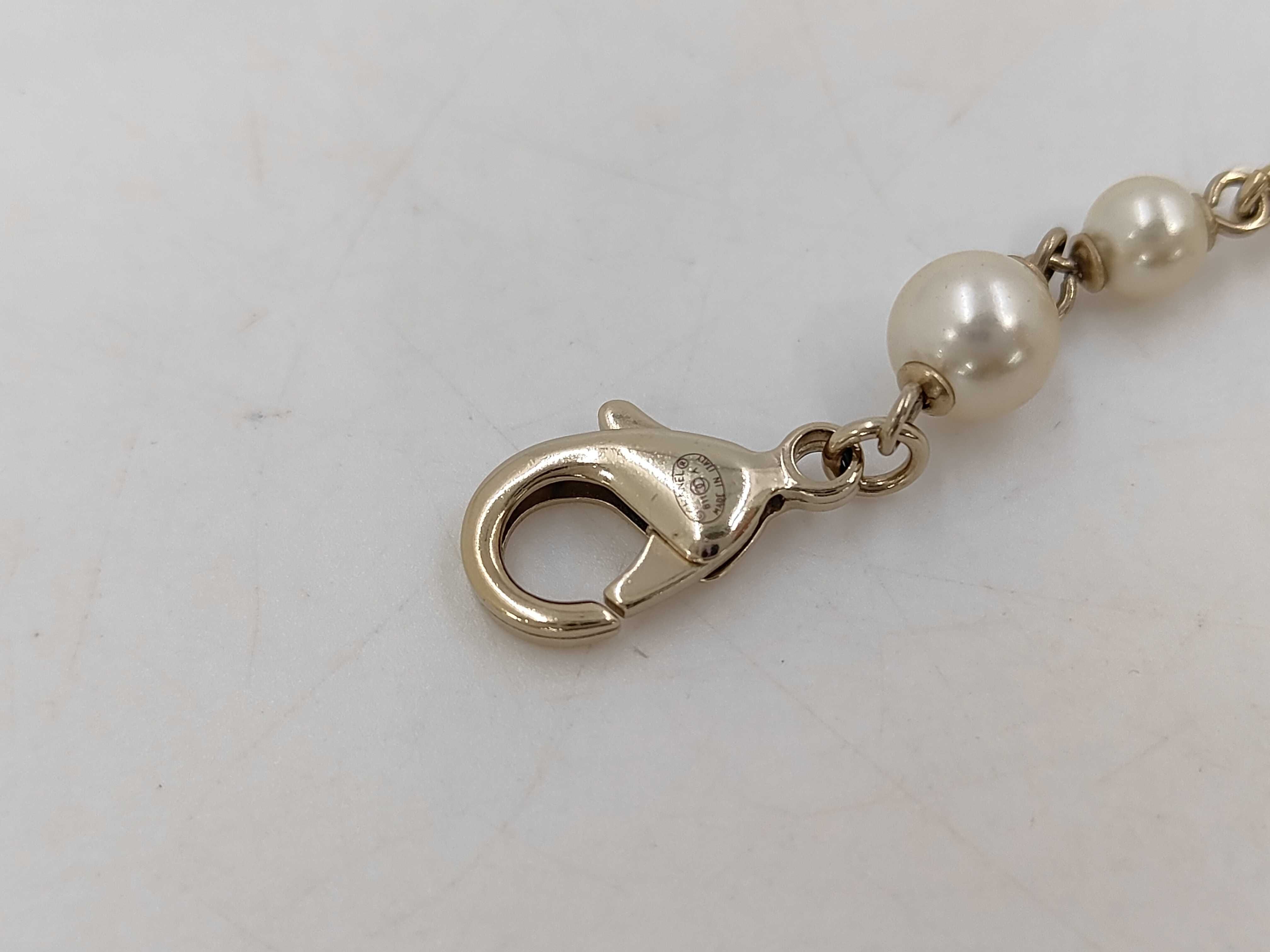 Coco Mark Flower Pearl Bracelet B11A Bracelet/Bangle — view 4