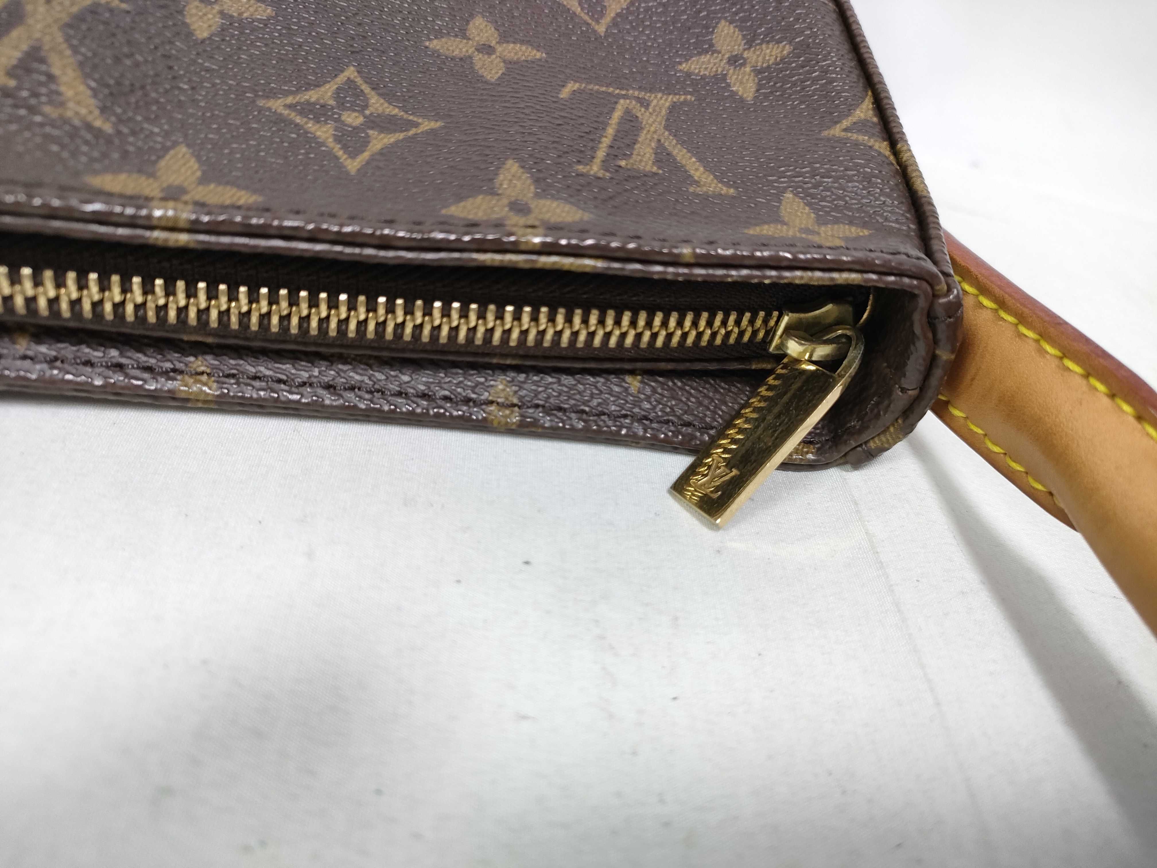 Monogram Looping MM Shoulder Bag — view 11