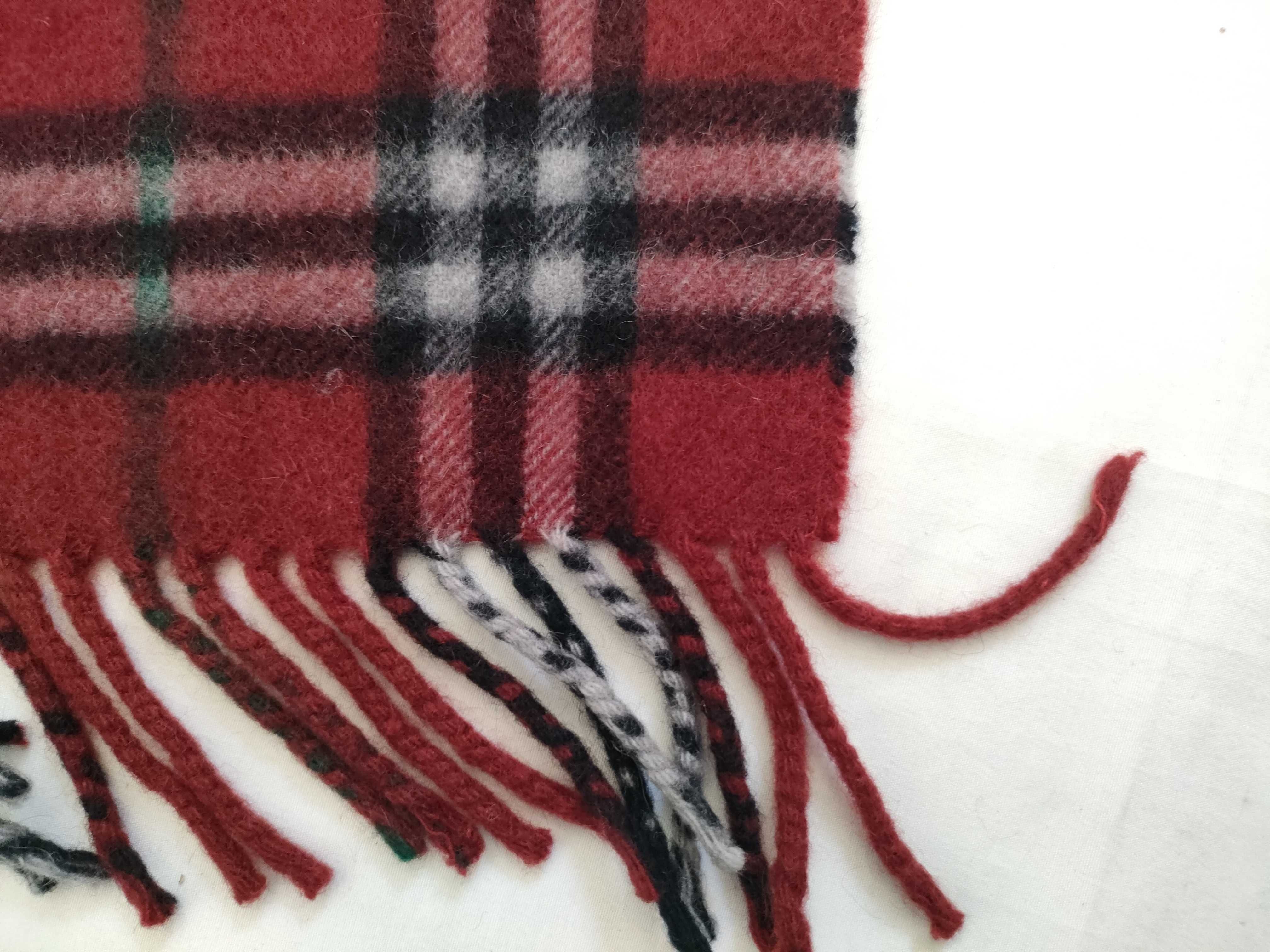 100% Cashmere Scarf, Nova Check Pattern, and other accessories. — view 4
