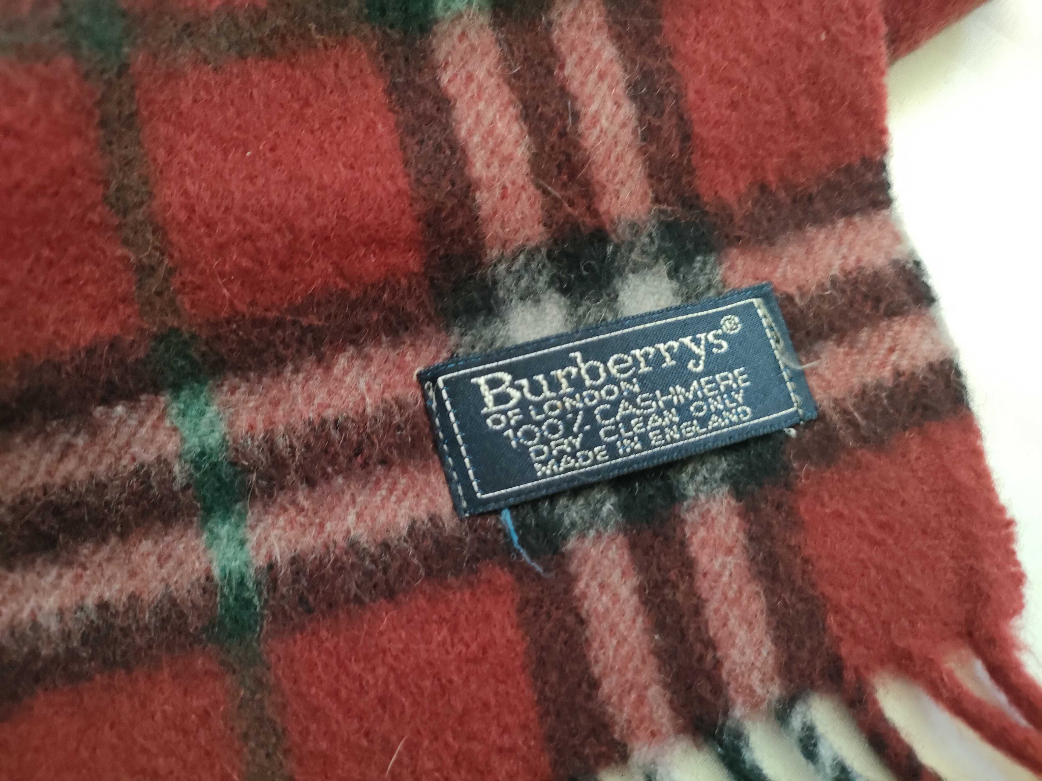 100% Cashmere Scarf, Nova Check Pattern, and other accessories. — view 6