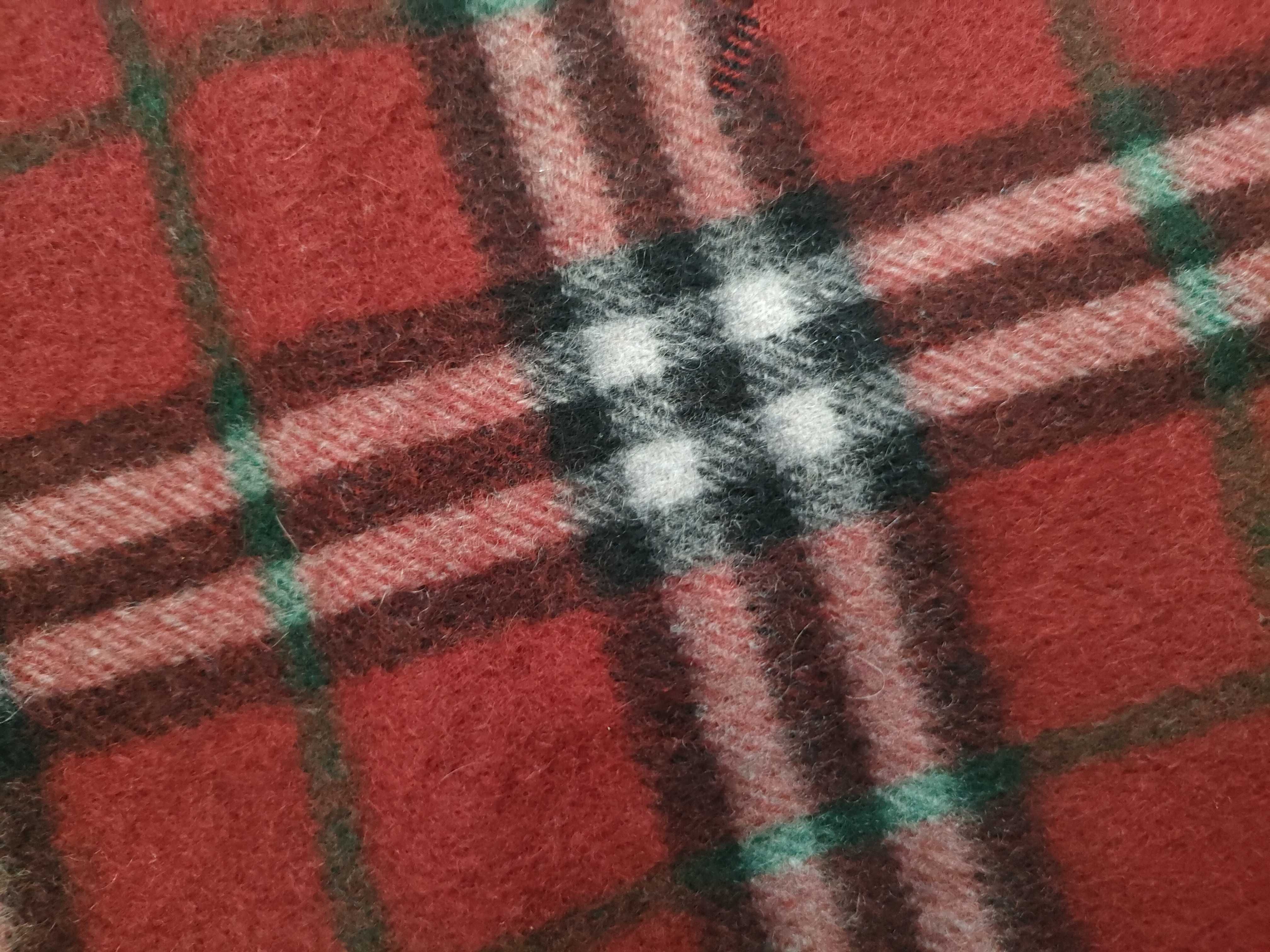 100% Cashmere Scarf, Nova Check Pattern, and other accessories. — view 8