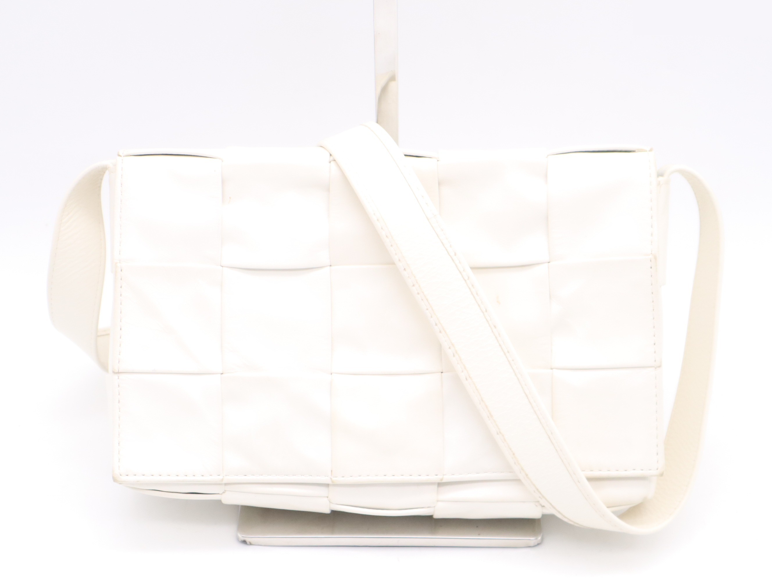 Leather Intrecciato Cassette Shoulder Bag, White, RFID Reaction Confirmed