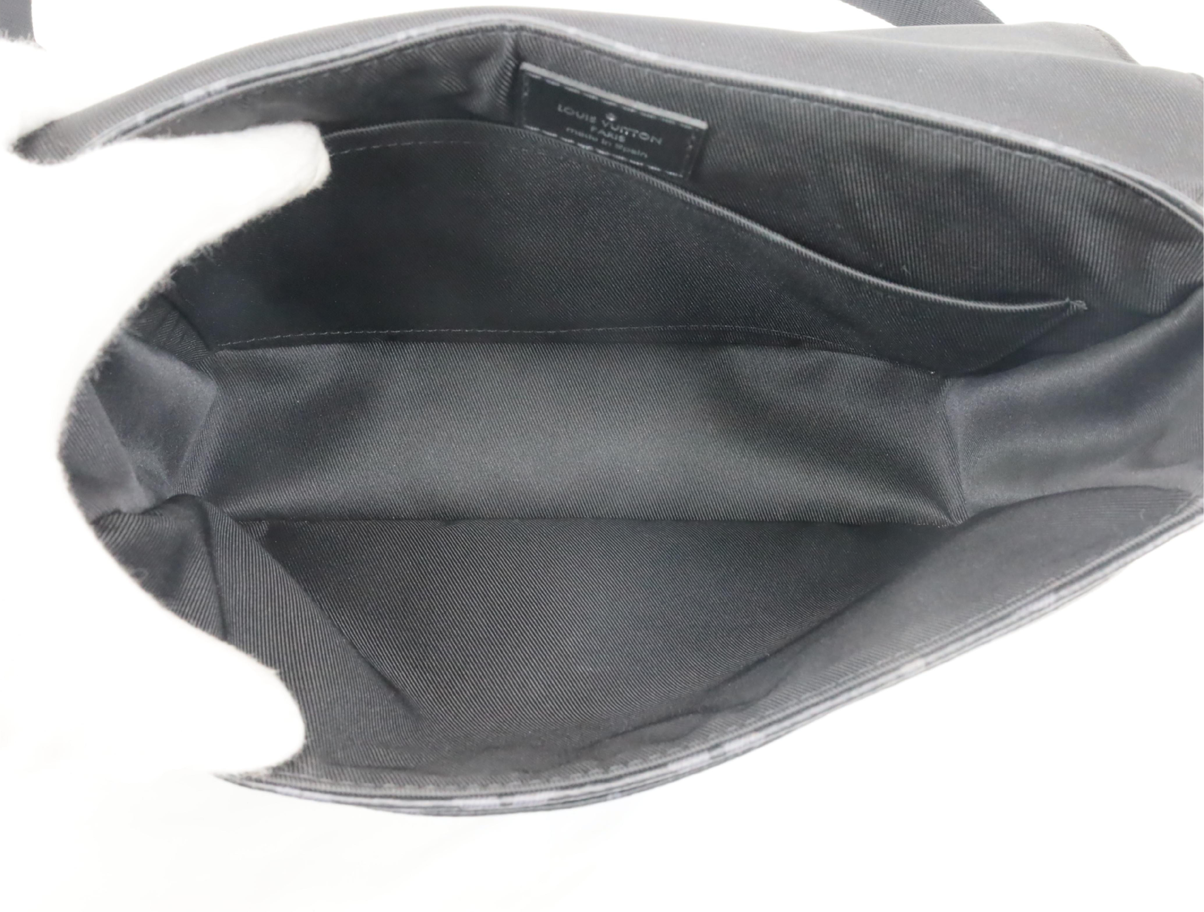 Monogram Eclipse District PM NV3 M46255 RFID Shoulder Bag — view 13