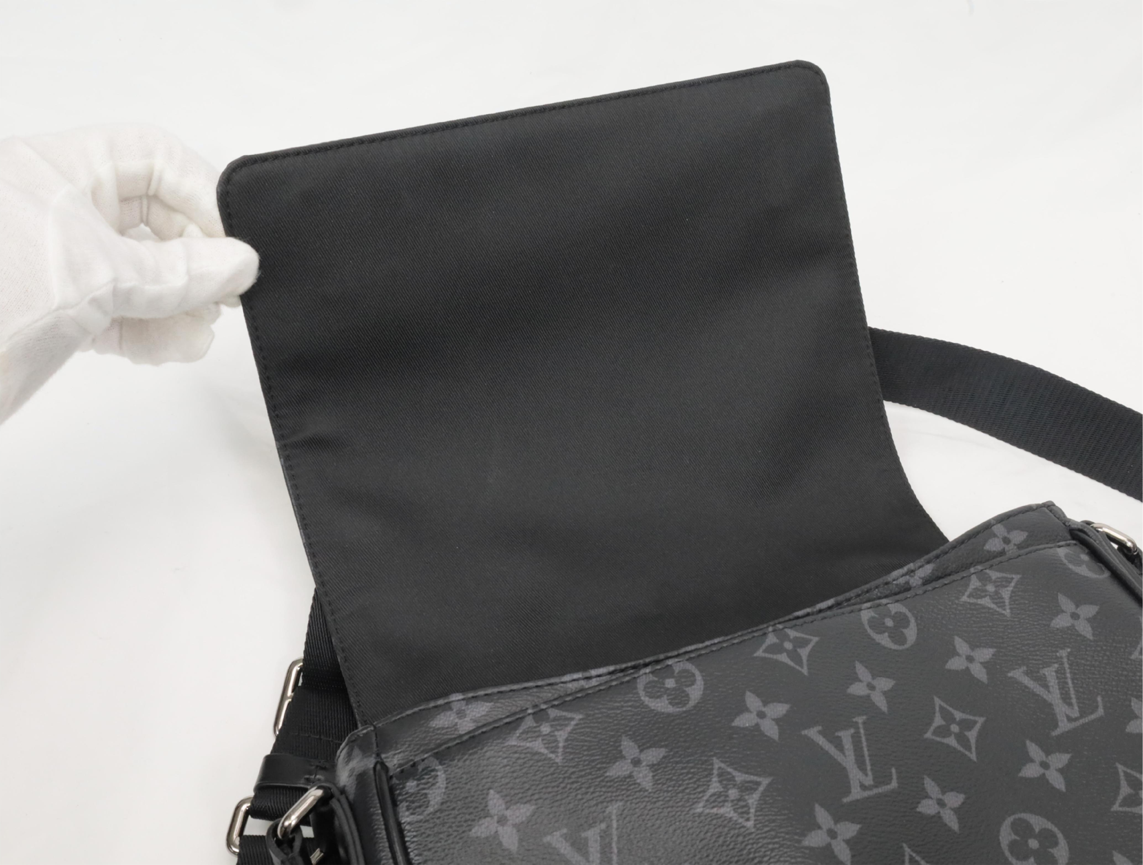 Monogram Eclipse District PM NV3 M46255 RFID Shoulder Bag — view 15