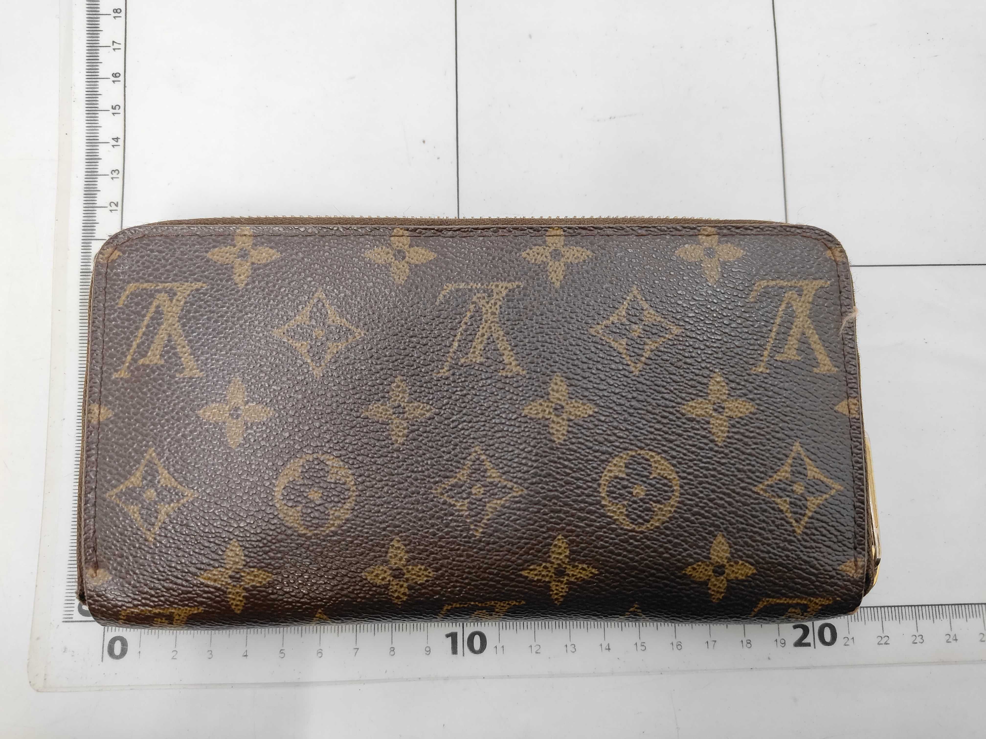 Monogram Louis Vuitton Monogram Zippy Wallet CA1026 Wallet — view 2