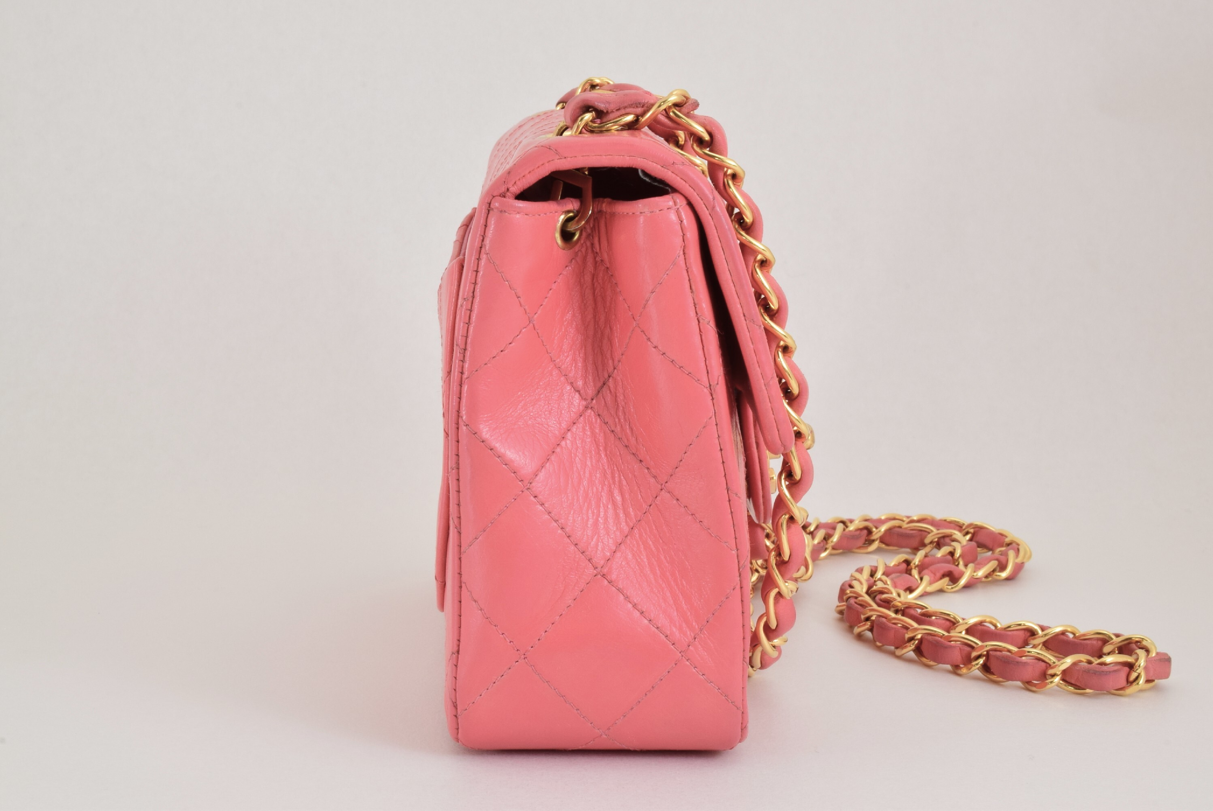 Matelasse Chain Shoulder Pink with Seal Shoulder Bag — view 4