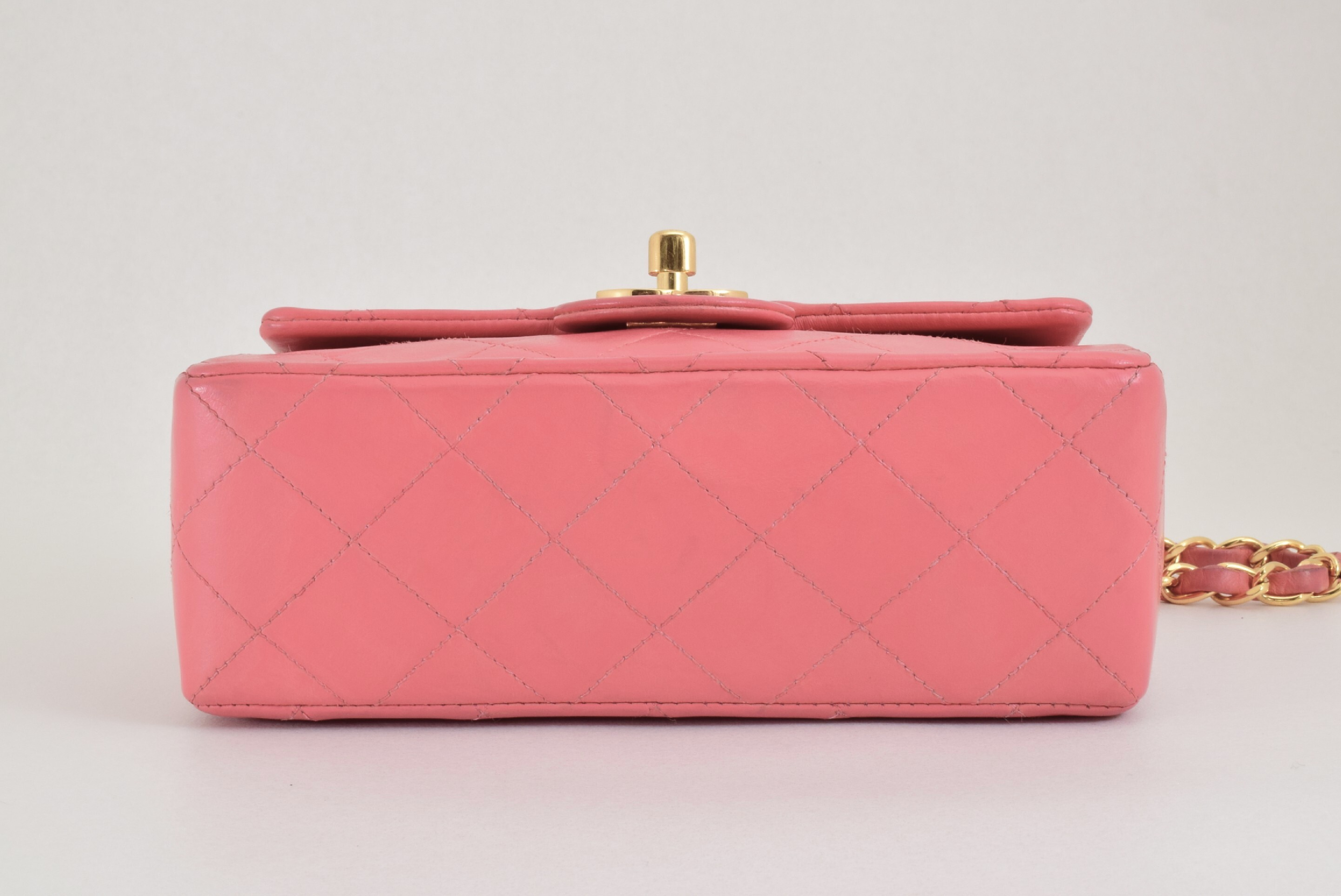 Matelasse Chain Shoulder Pink with Seal Shoulder Bag — view 6