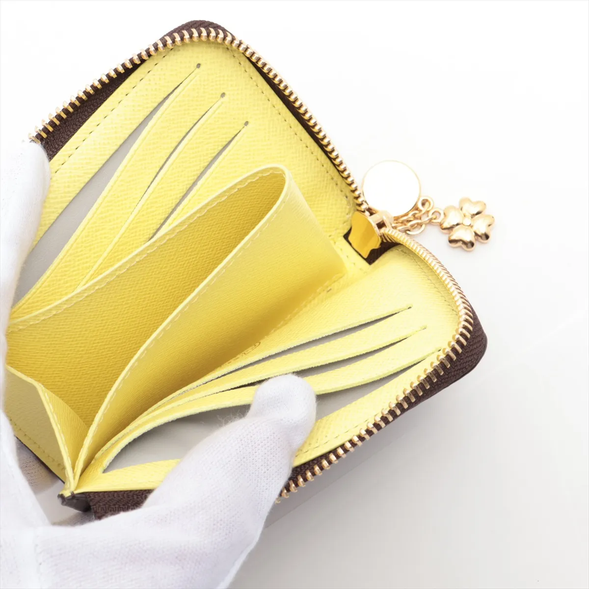 Monogram Portefeuille Noah Compact M25697 Yellow Compact Wallet Tonic Yellow RFID Reactive — view 3