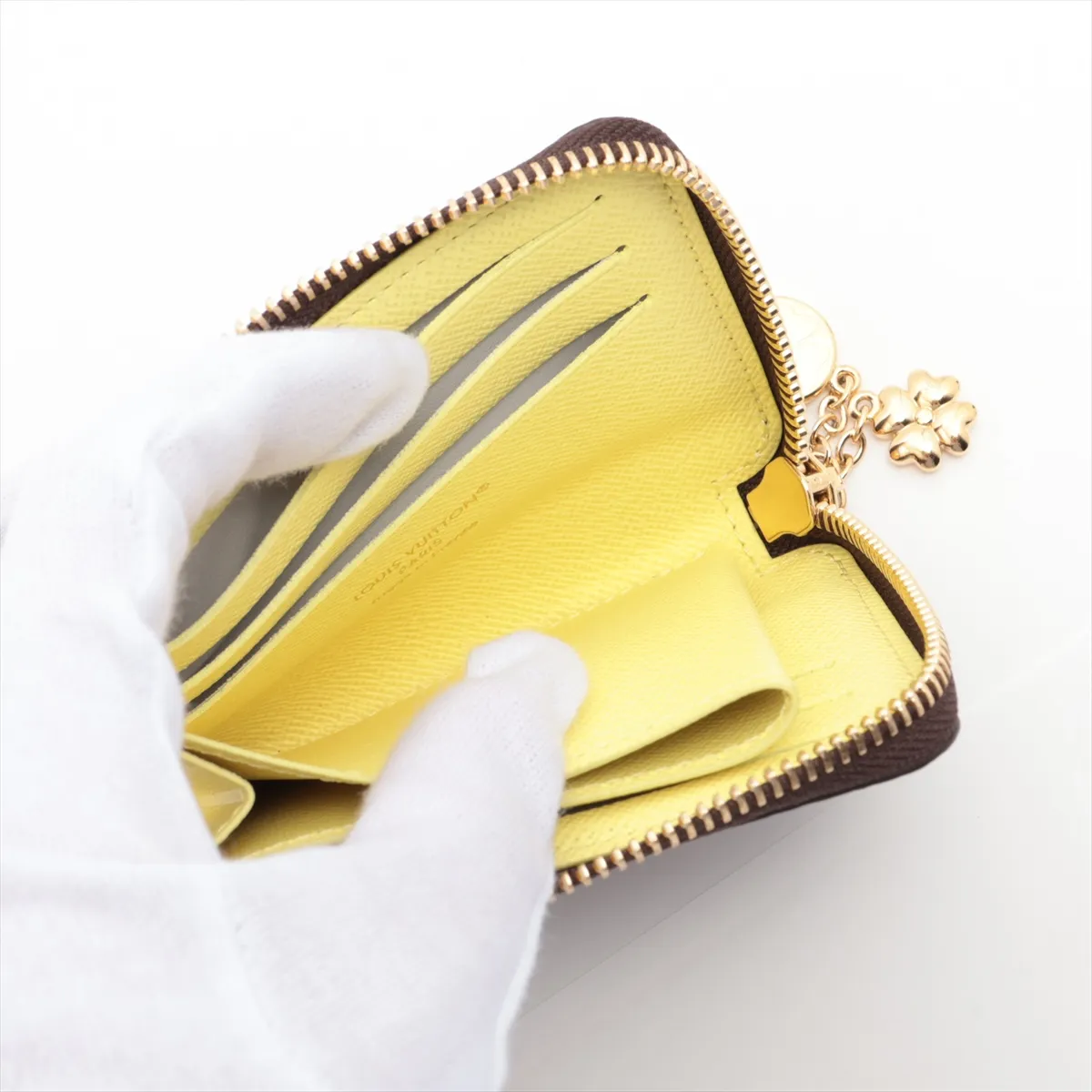 Monogram Portefeuille Noah Compact M25697 Yellow Compact Wallet Tonic Yellow RFID Reactive — view 4