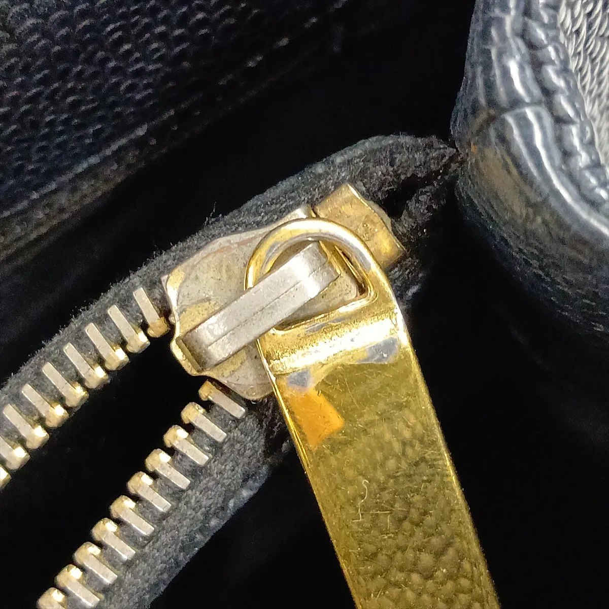 GST Caviar Skin Chain Tote Bag, Black with Gold Hardware, 14743353, Series 14 — view 14