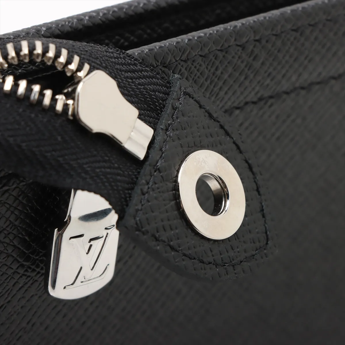 Taiga Pochette Voyage M30450 Black RFID response — view 7