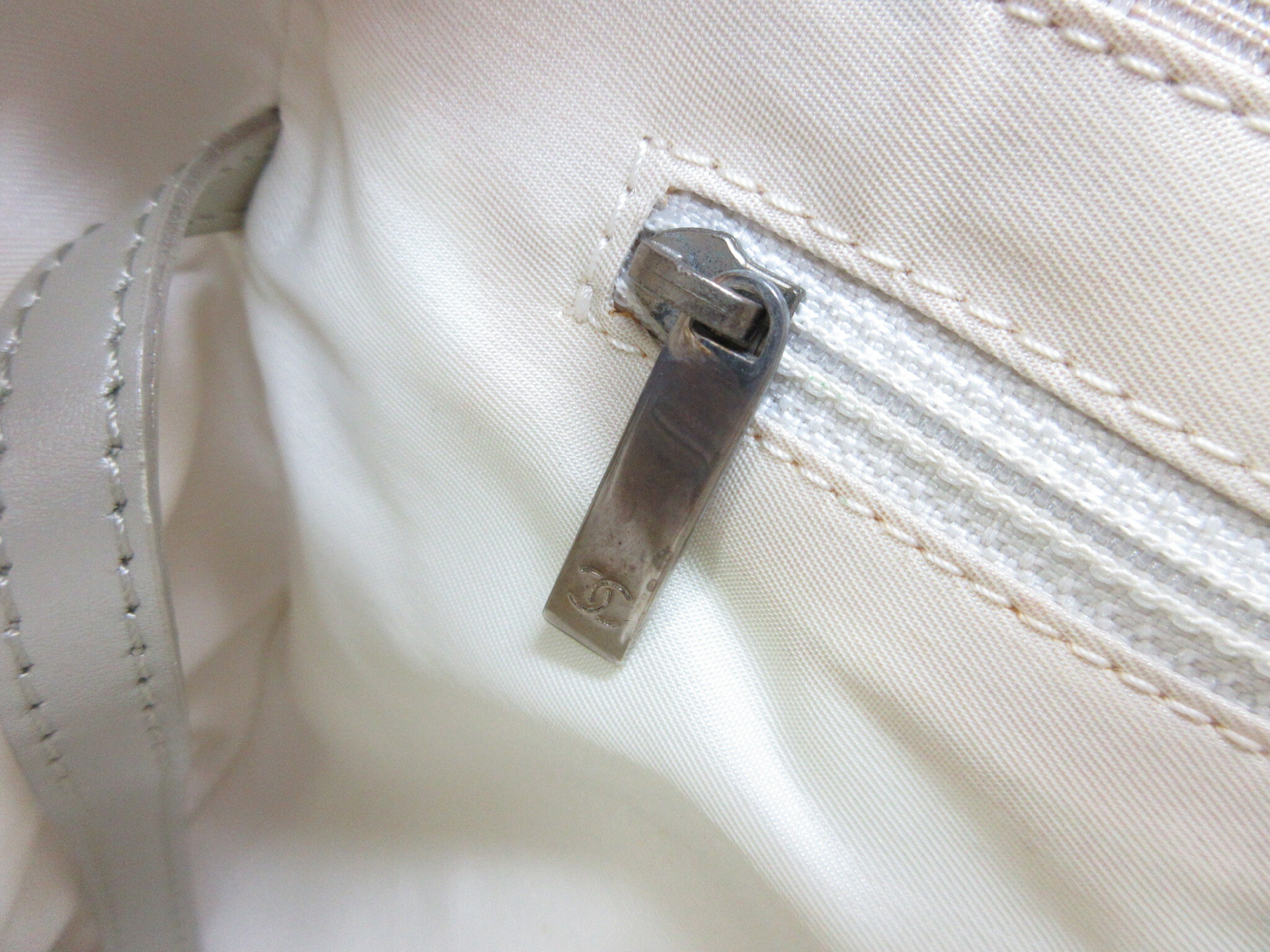 New Travel Line Nylon Canvas x Leather Tote Bag Handbag Tote Bag — view 8