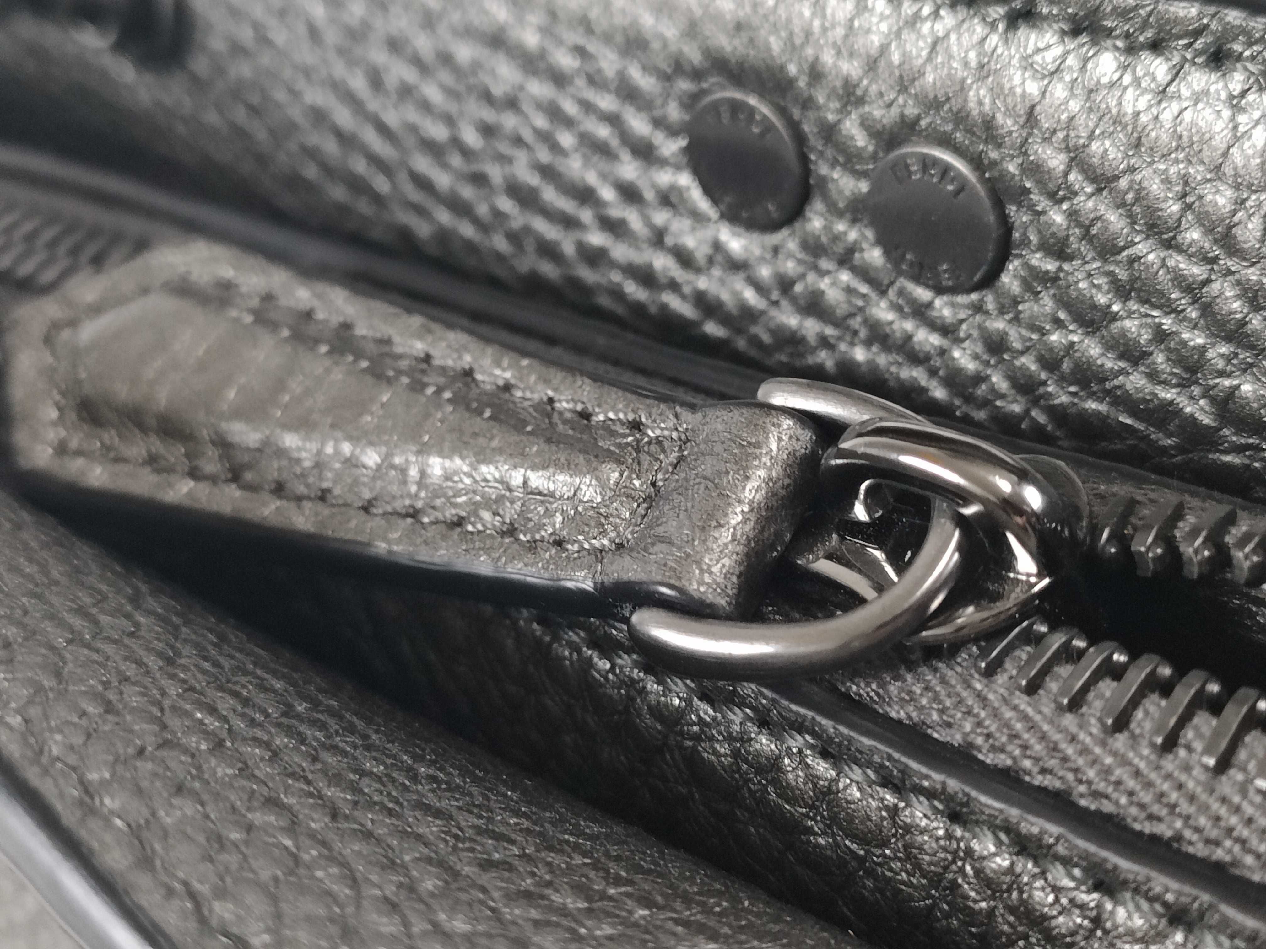 7VA530 Peekaboo I.C.U Small Handbag with Dust Bag, Strap, and Rain Cover — view 13