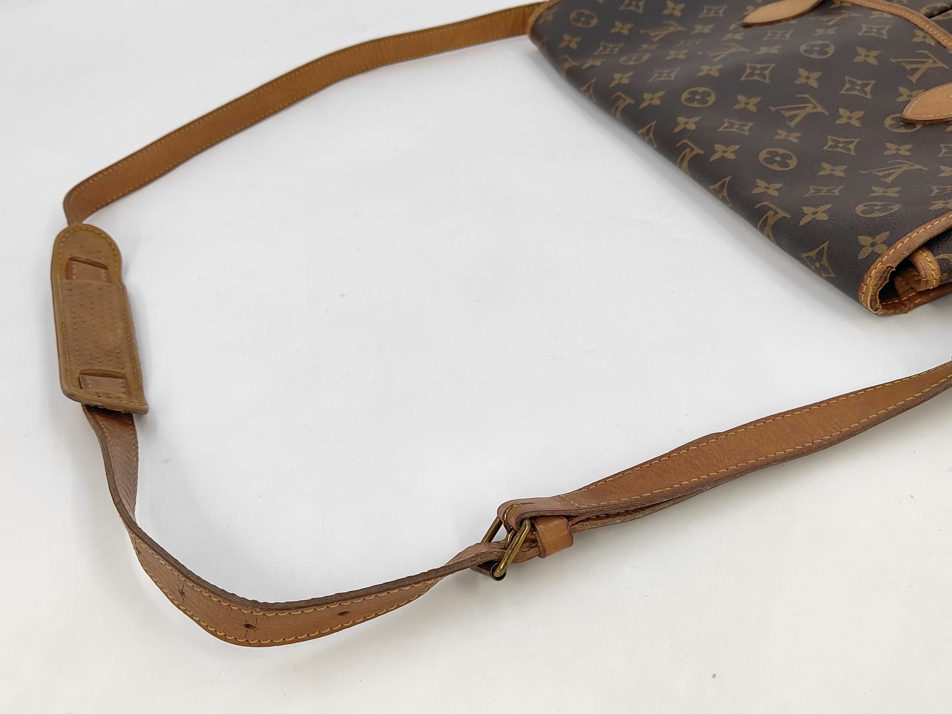 Monogram Louis Vuitton Monogram M42249 Gibeciere GM Shoulder Bag M42249 AR0991 Shoulder Bag — view 3