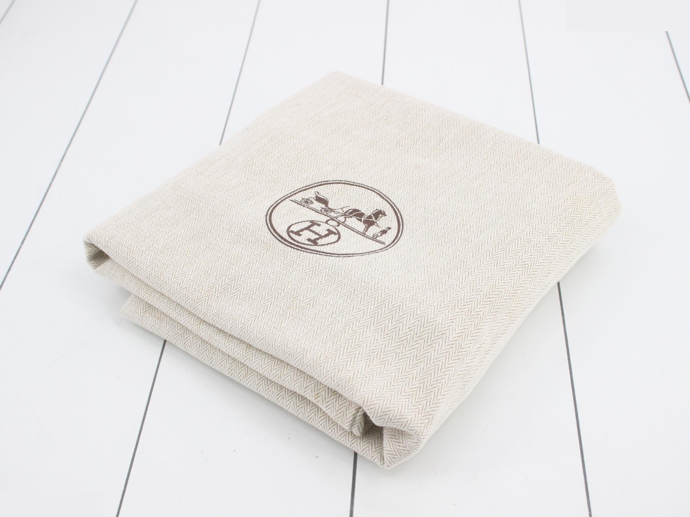 Garden Party PM Tote Bag, P Stamp, Red — view 7