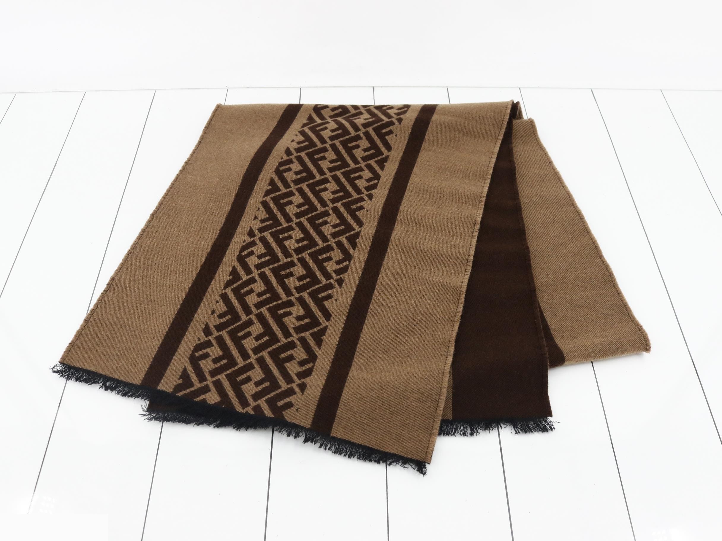 Scarf, approximately 35 x 180 cm — view 2