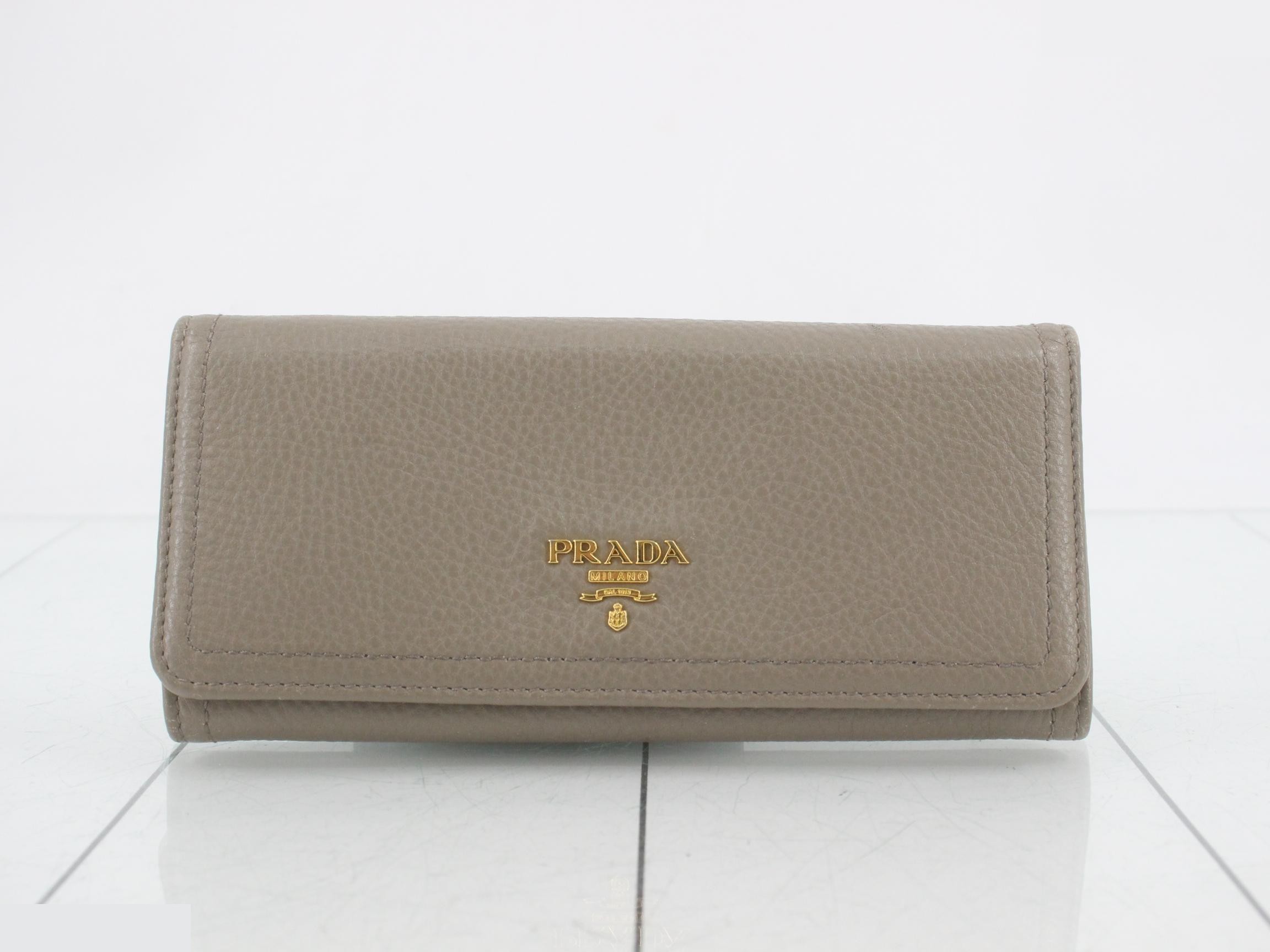 long wallet, beige color