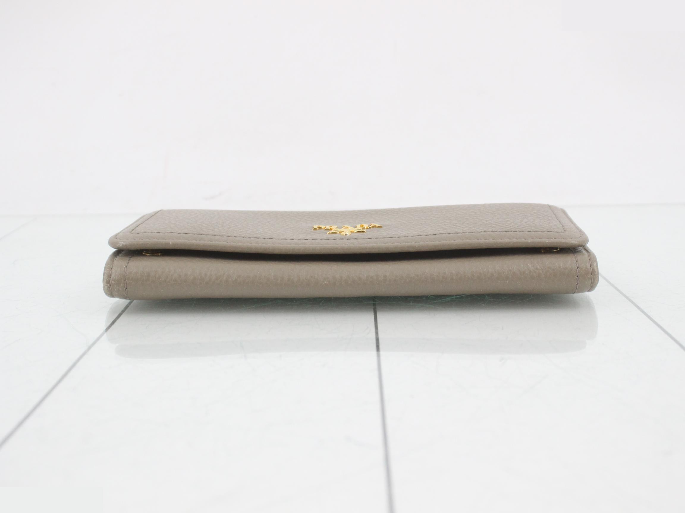 long wallet, beige color — view 3