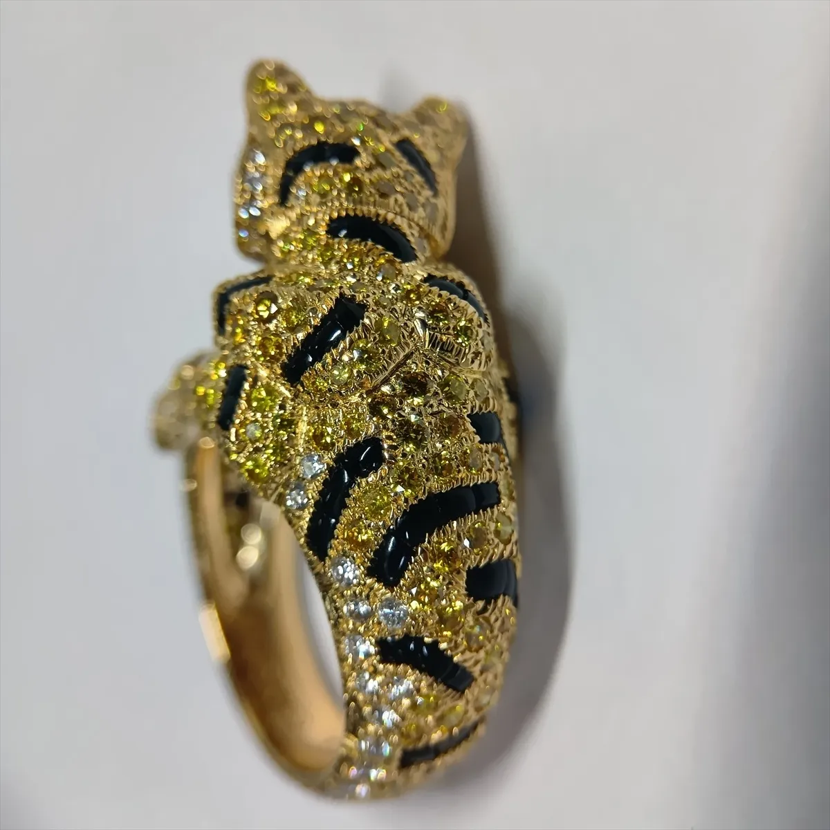 Tiger Diamond Onyx Ring 750 (YG) 16.2g Size 51 764348 Onyx chip on the nose, small chips on the stone, — view 11