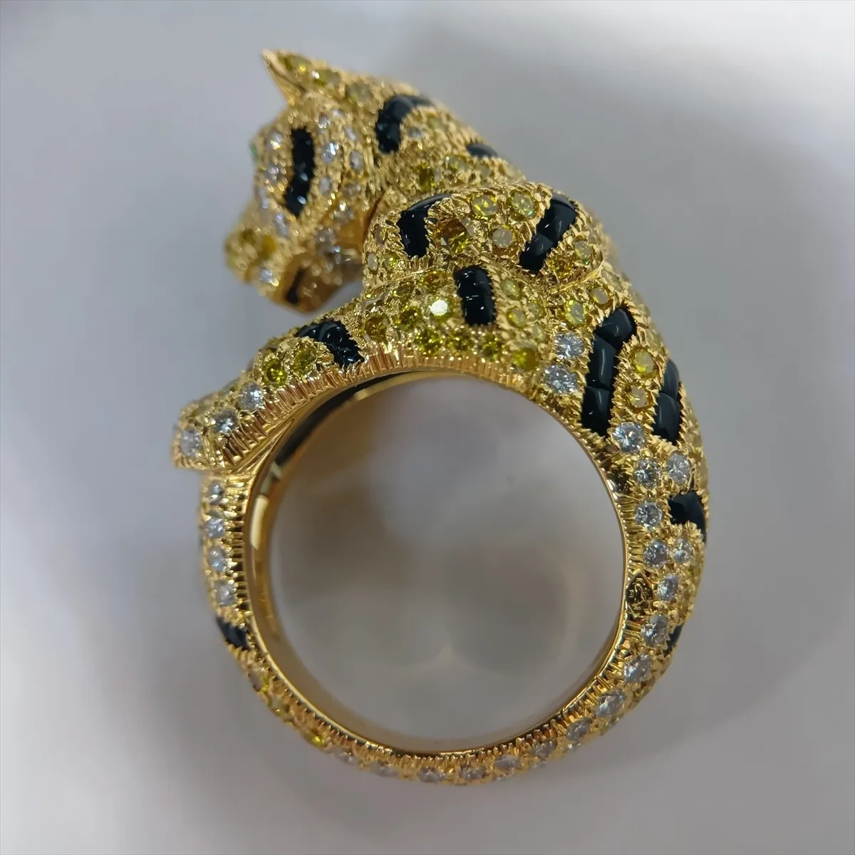 Tiger Diamond Onyx Ring 750 (YG) 16.2g Size 51 764348 Onyx chip on the nose, small chips on the stone, — view 12