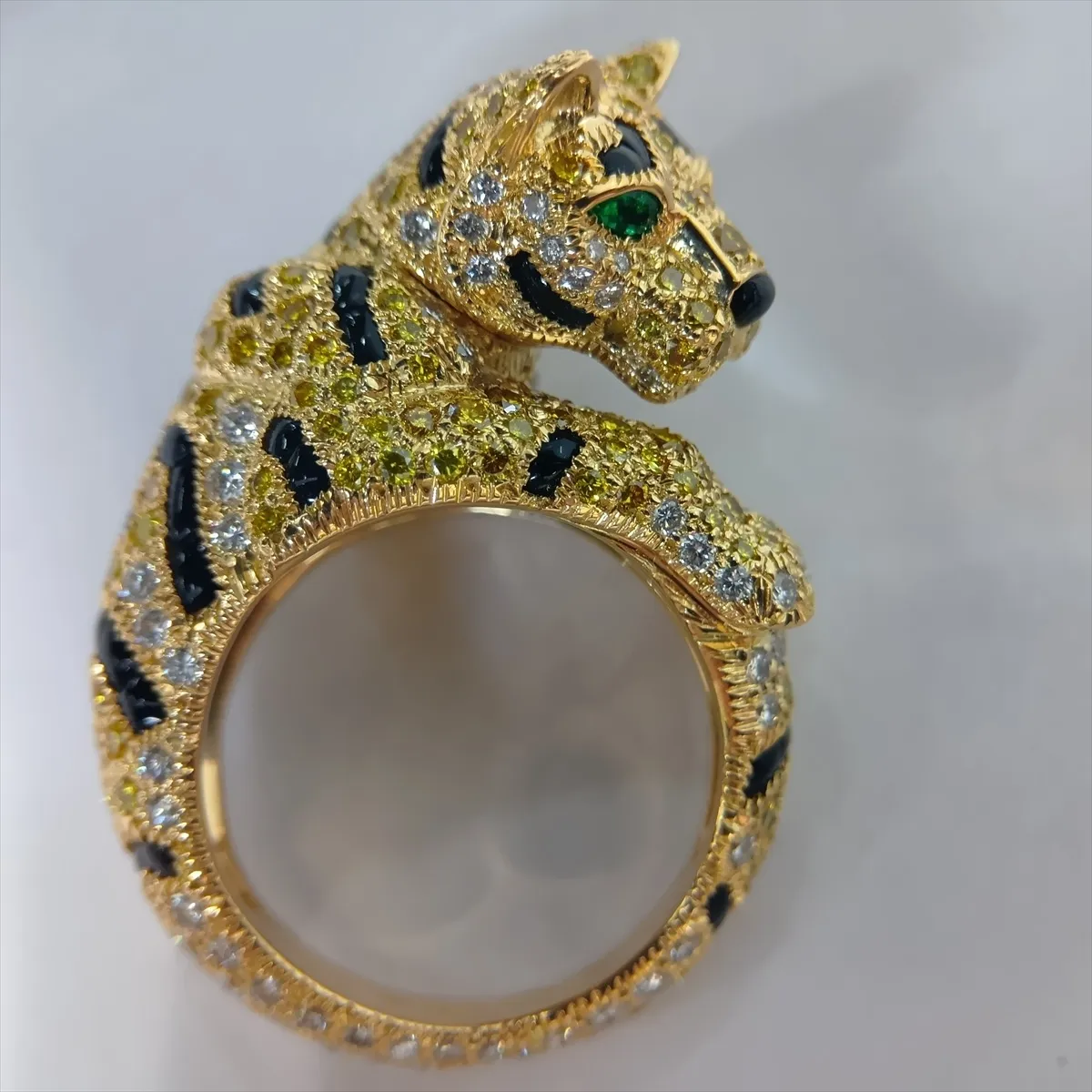 Tiger Diamond Onyx Ring 750 (YG) 16.2g Size 51 764348 Onyx chip on the nose, small chips on the stone, — view 13