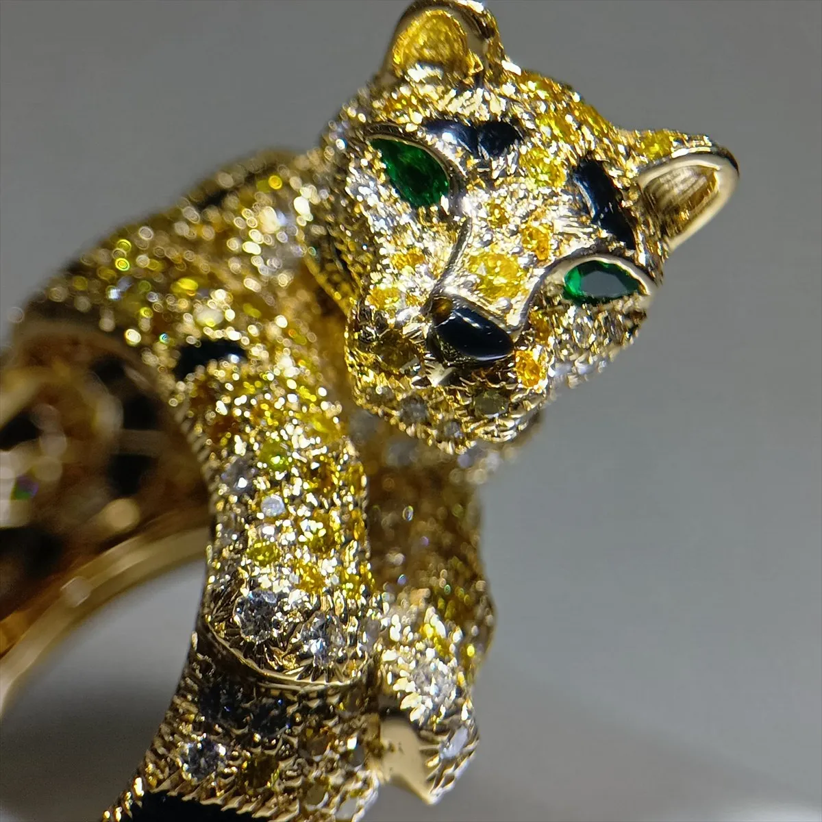 Tiger Diamond Onyx Ring 750 (YG) 16.2g Size 51 764348 Onyx chip on the nose, small chips on the stone, — view 7