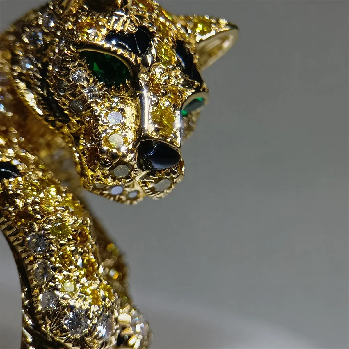 Tiger Diamond Onyx Ring 750 (YG) 16.2g Size 51 764348 Onyx chip on the nose, small chips on the stone, — view 8