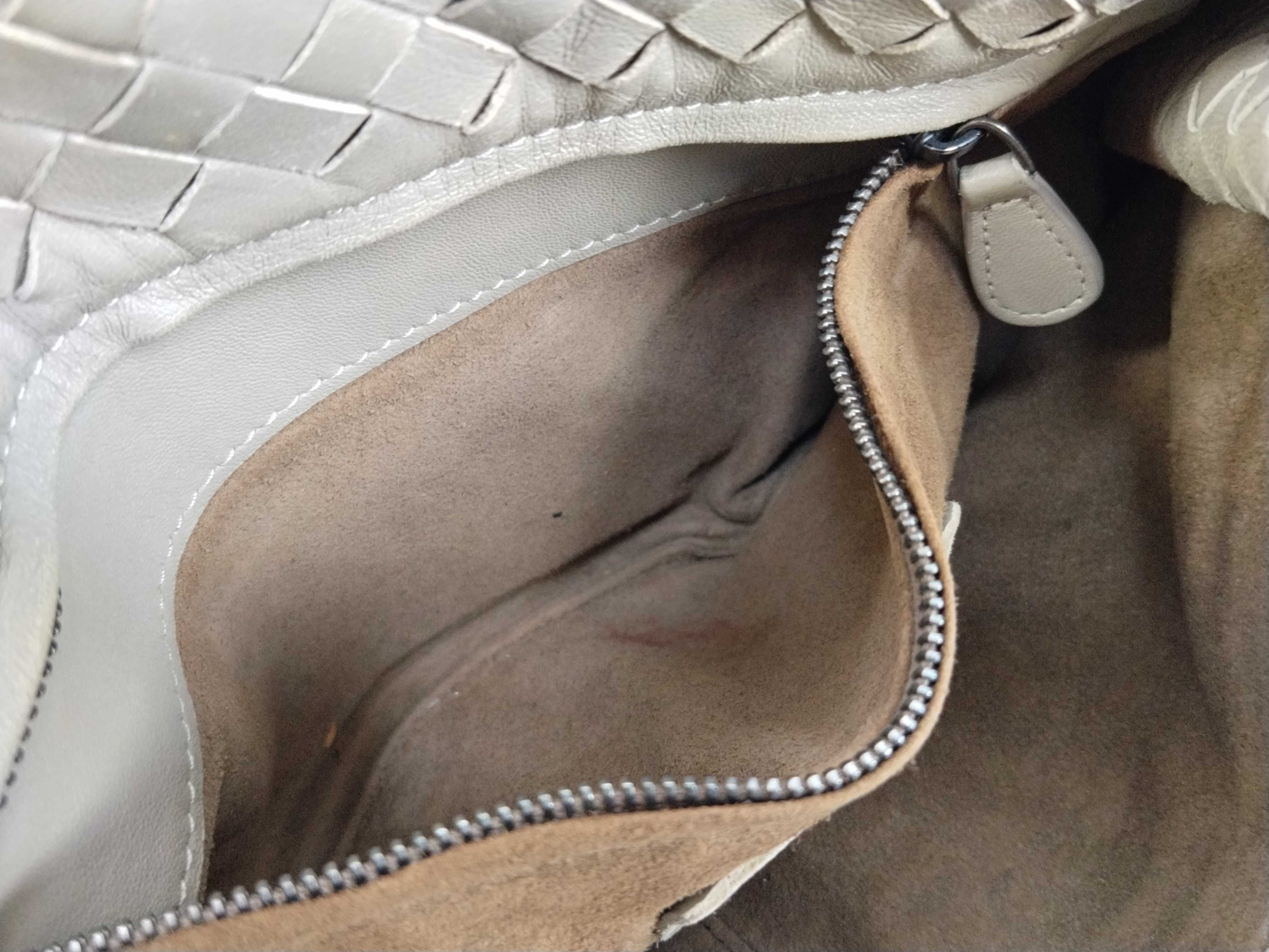 Intrecciato / Handbag / Leather Handbag — view 12