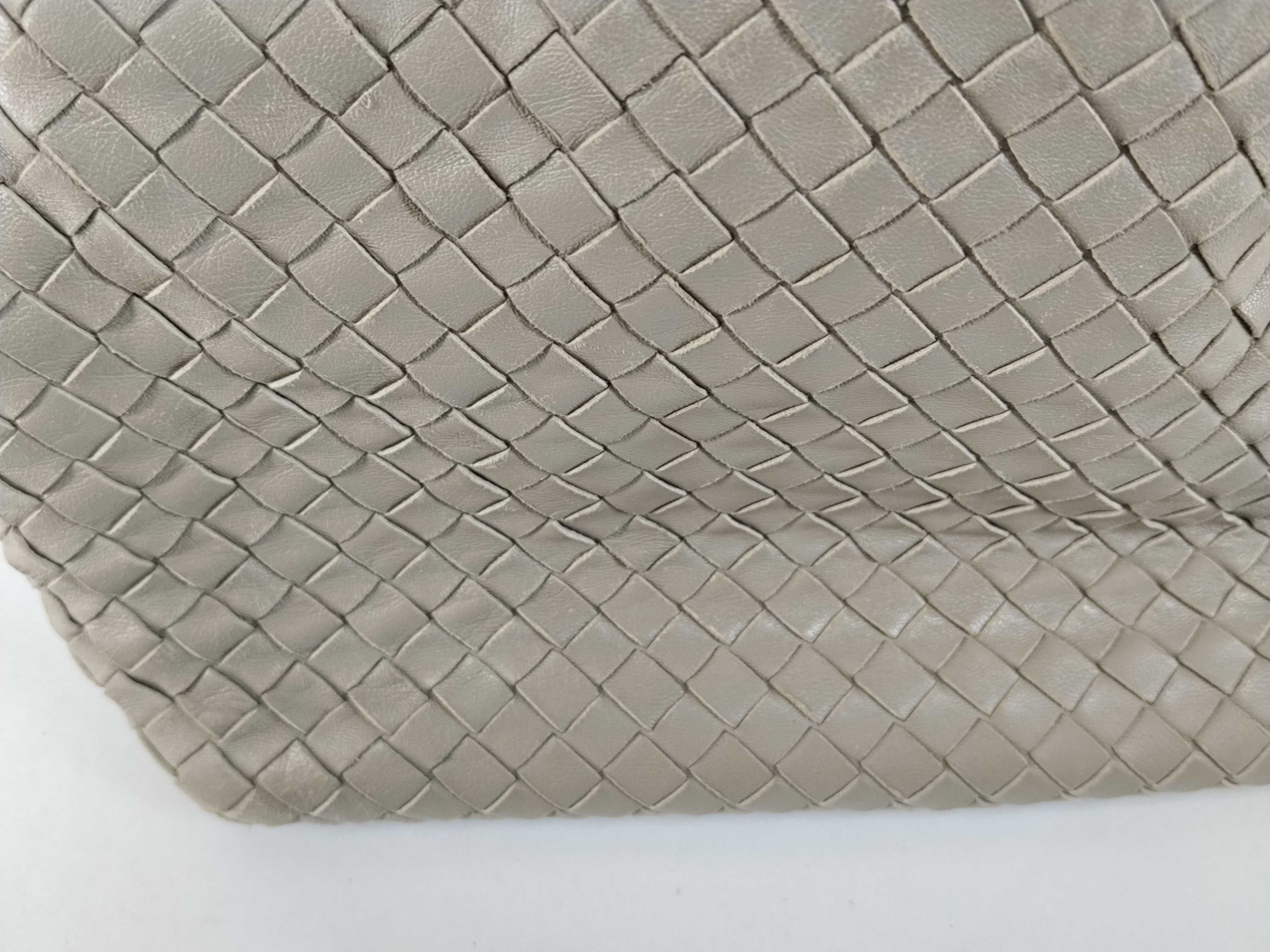 Intrecciato / Handbag / Leather Handbag — view 14