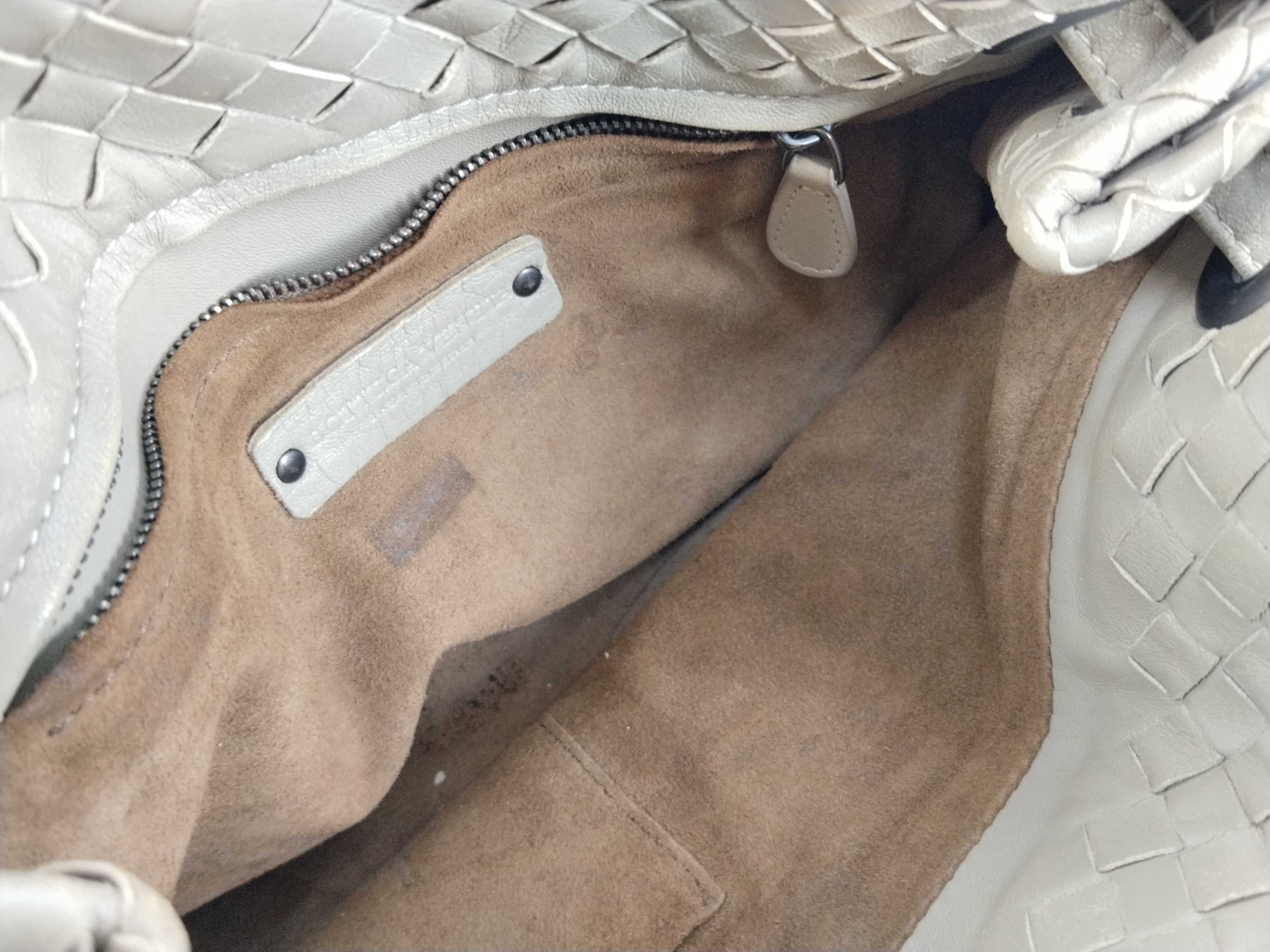 Intrecciato / Handbag / Leather Handbag — view 10