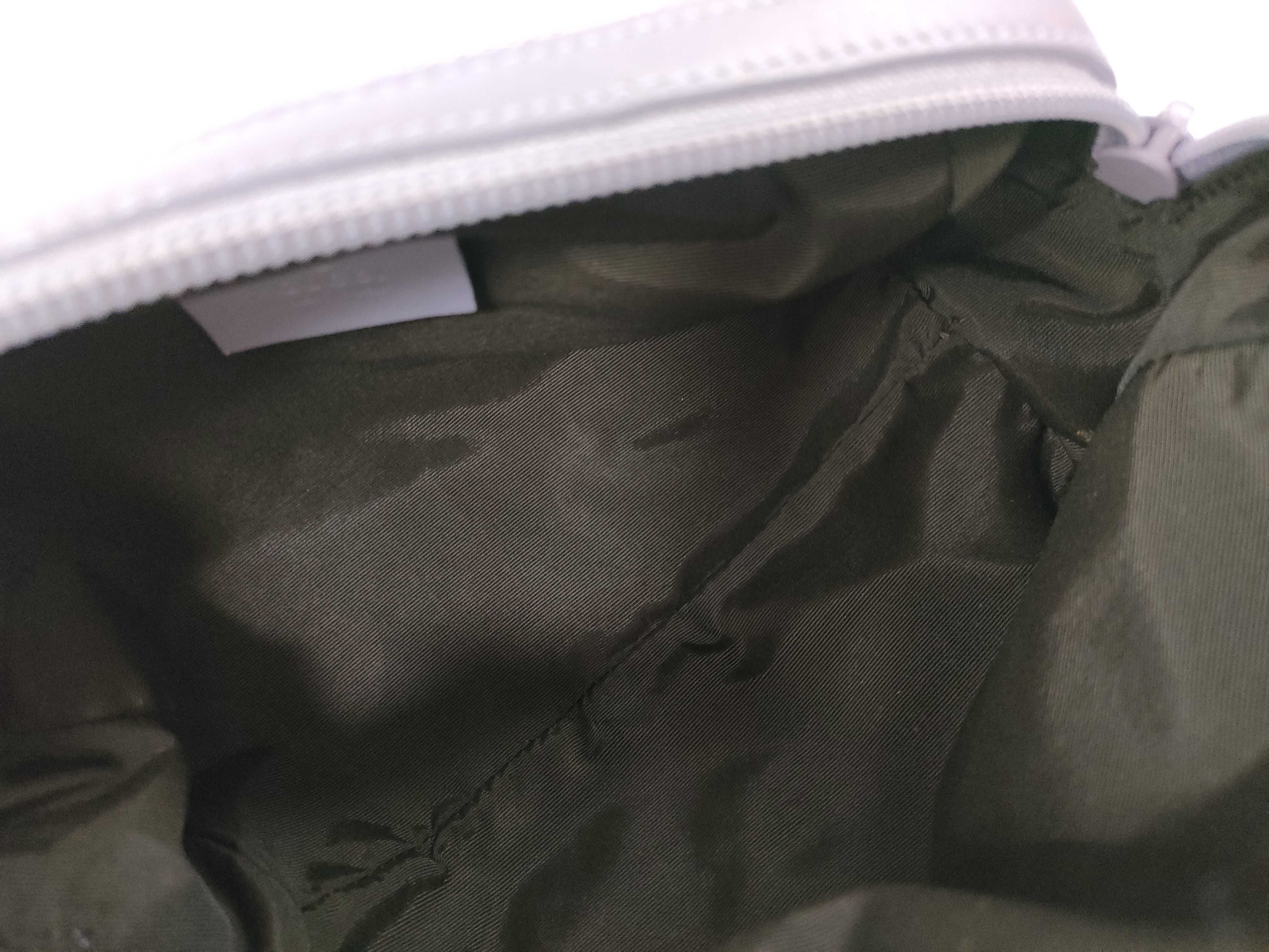GG Canvas Pouch — view 6