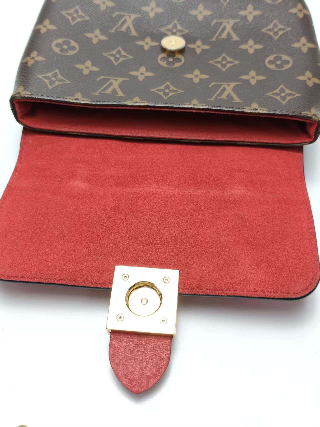 【*Shipped from: China*】LOUIS VUITTON Lock BB PU Shoulder Bag — view 10