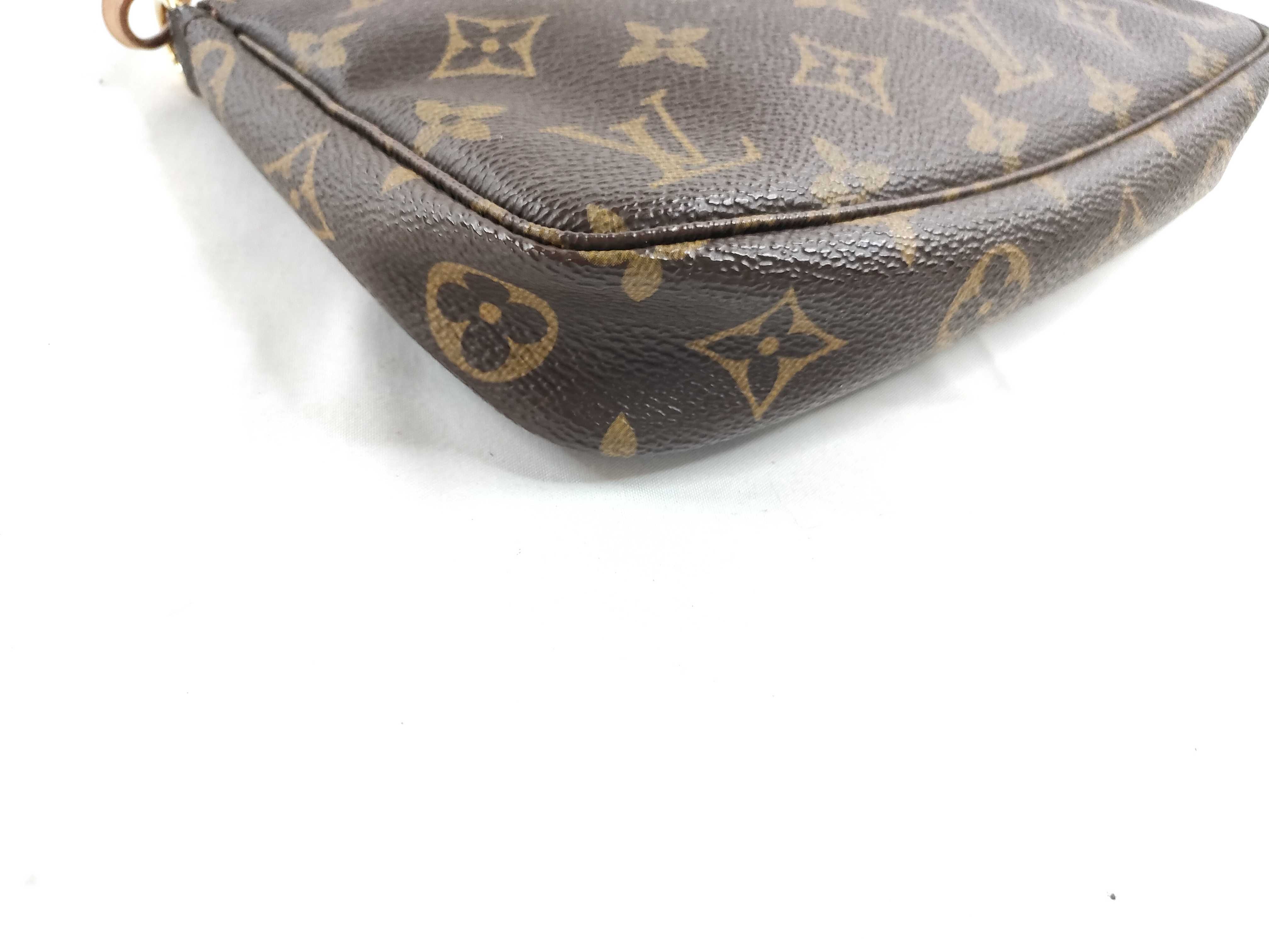 Monogram LV Monogram Pochette Accessoires Pouch M51980 Handbag — view 3