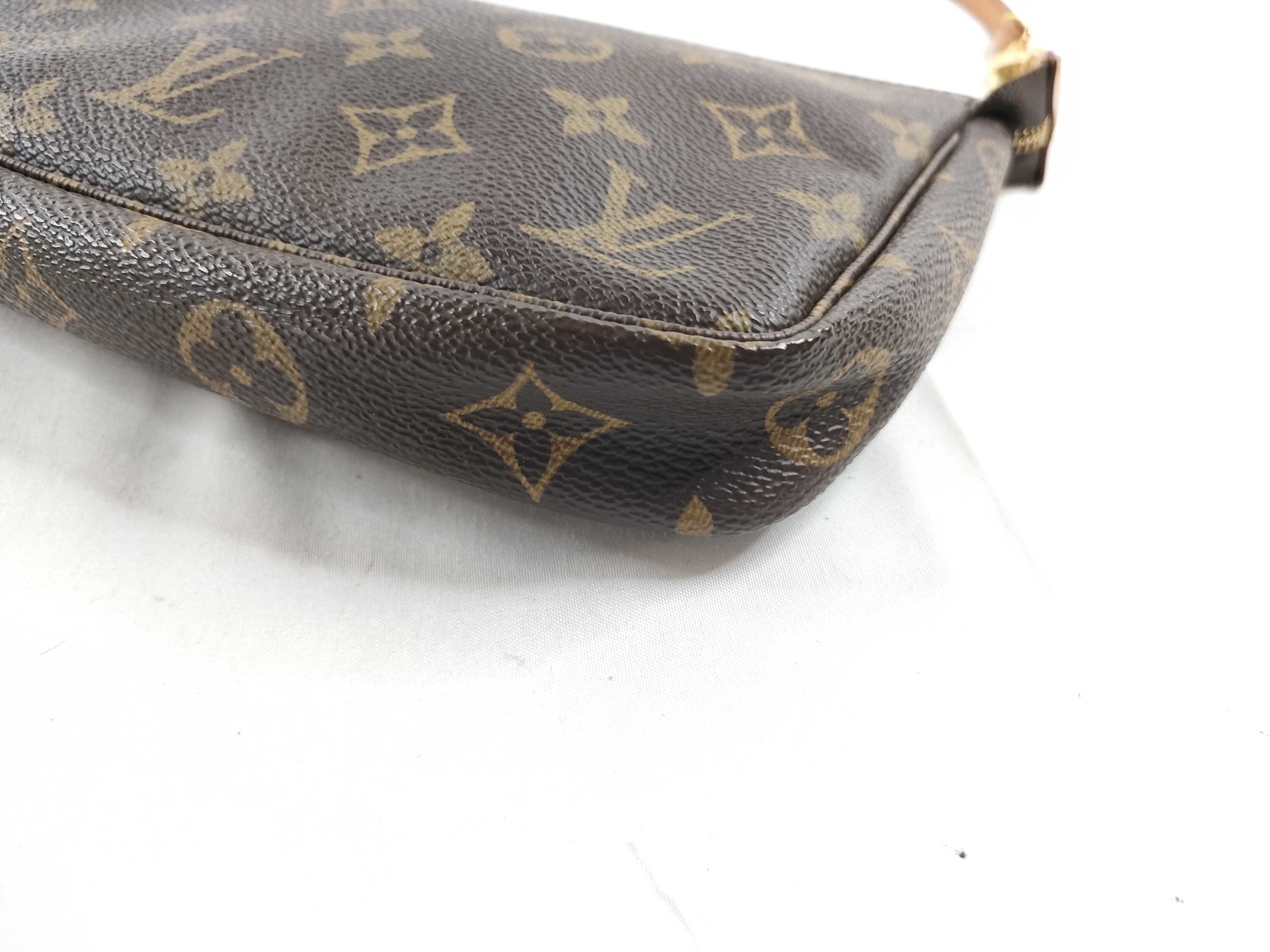 Monogram LV Monogram Pochette Accessoires Pouch M51980 Handbag — view 5